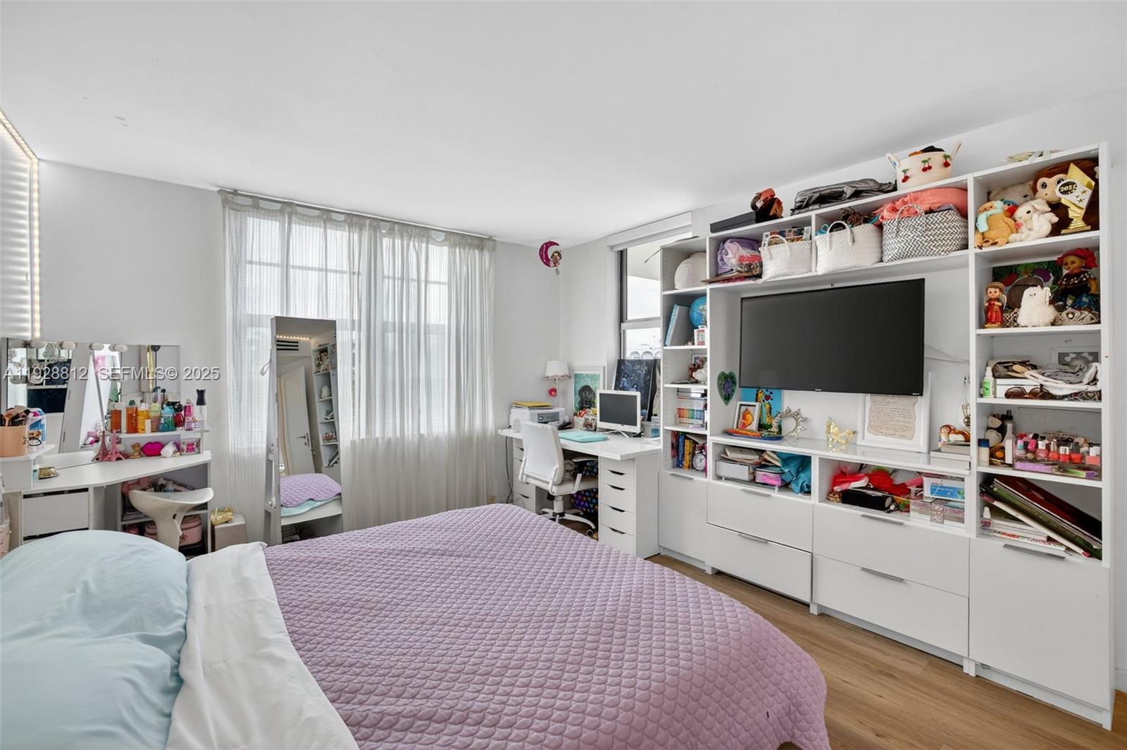 COLONY BAY HARBOR APTS CO - Residential