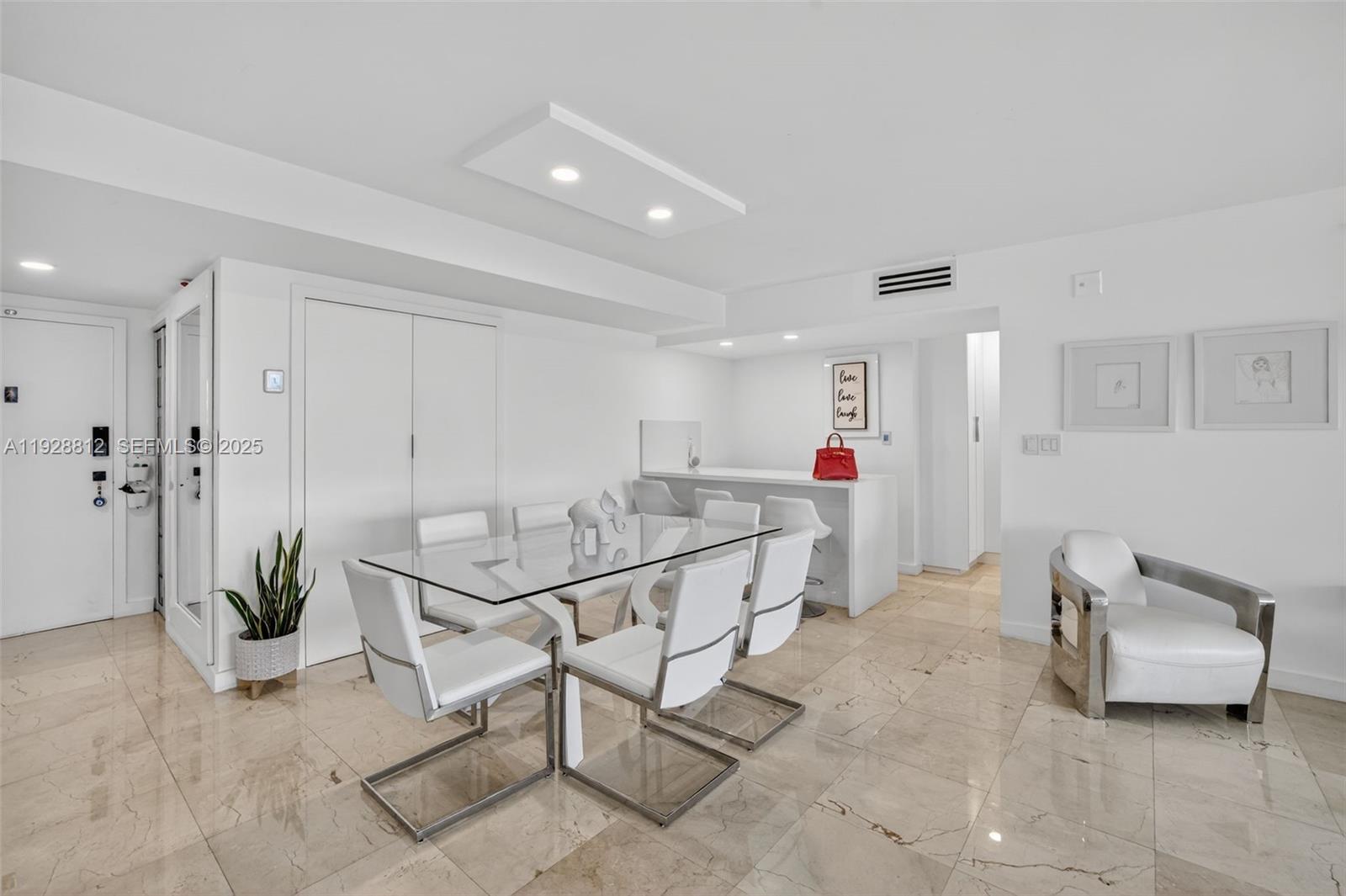 COLONY BAY HARBOR APTS CO - Residential