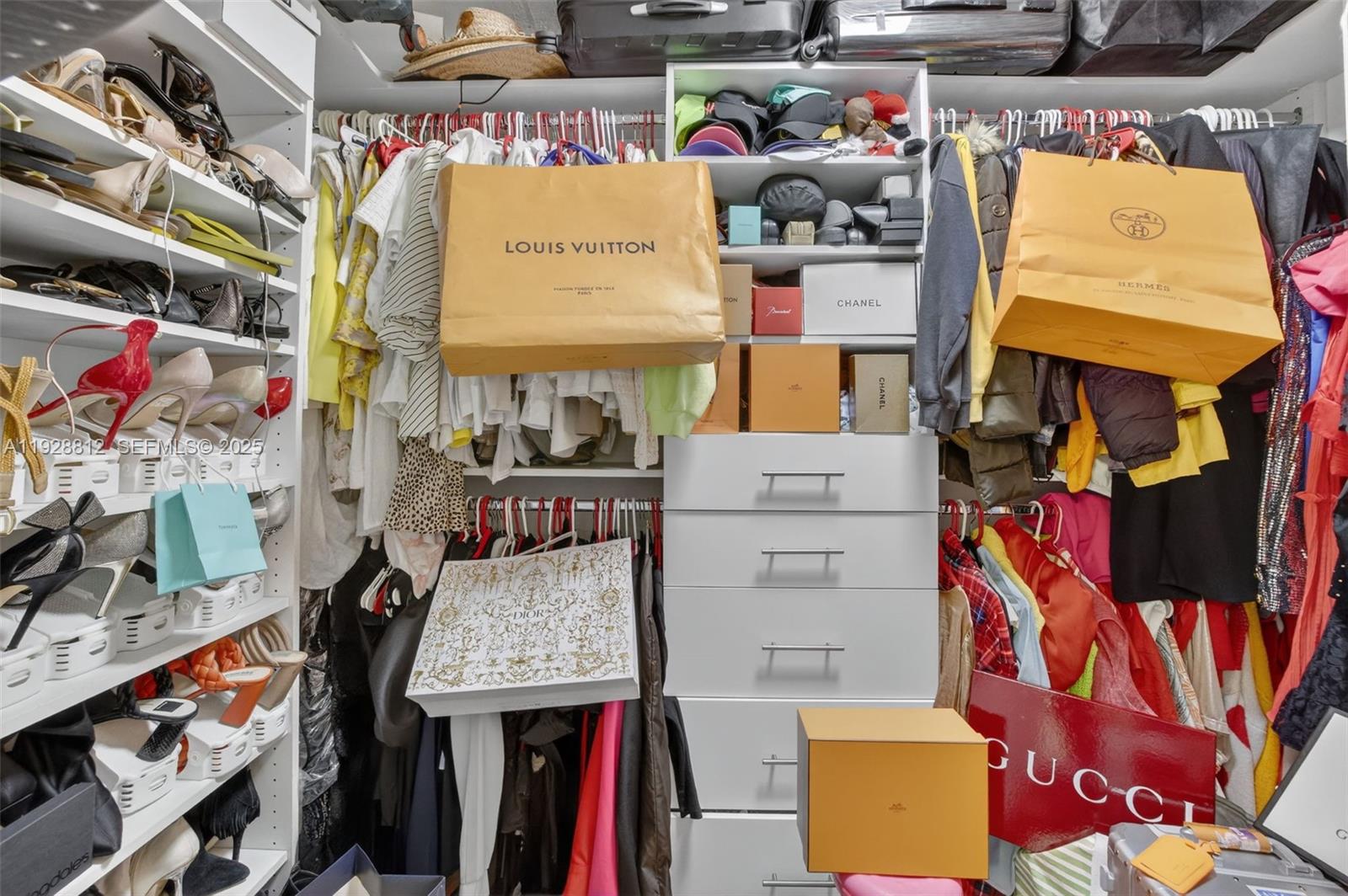 COLONY BAY HARBOR APTS CO - Residential