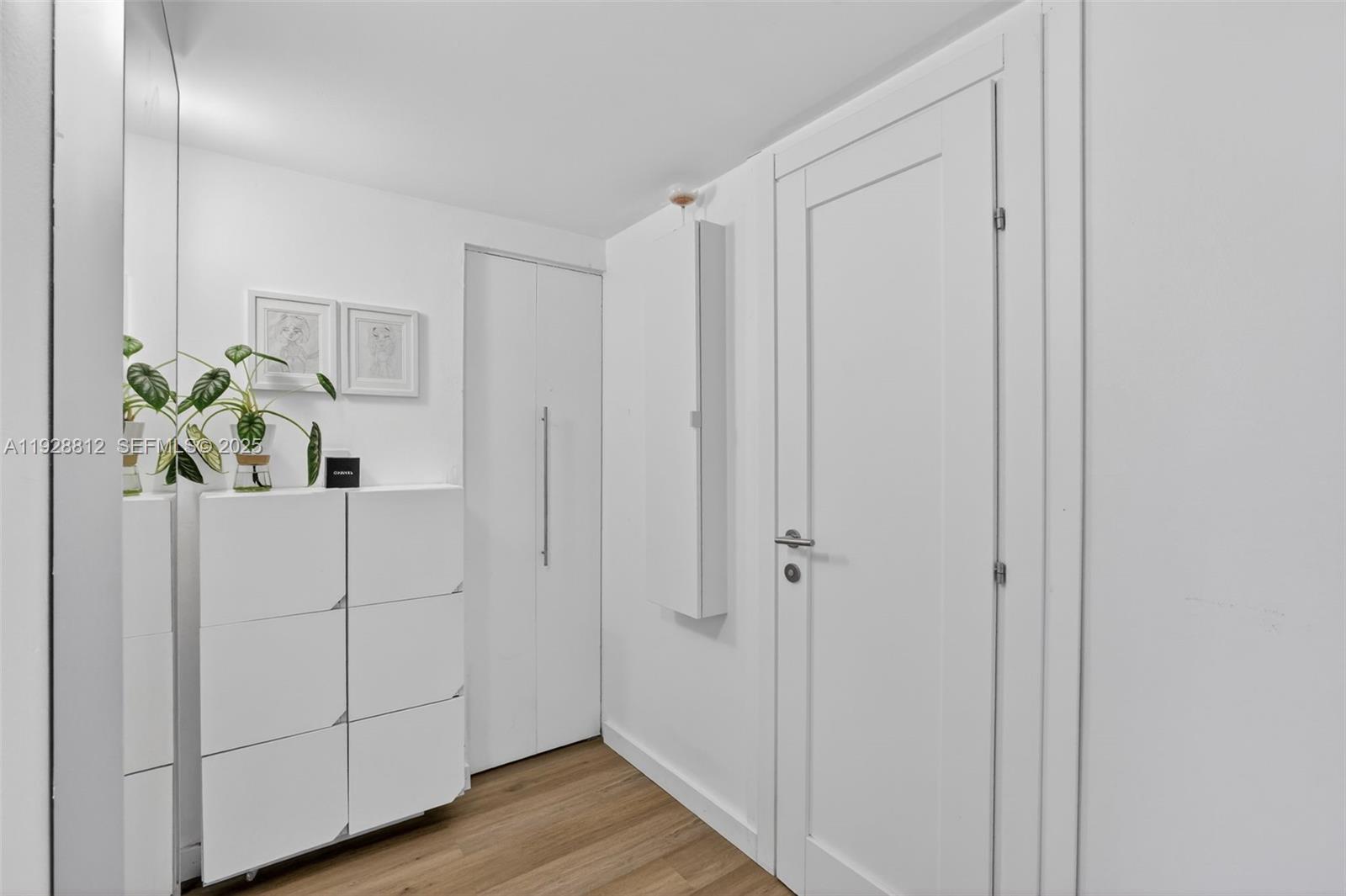 COLONY BAY HARBOR APTS CO - Residential