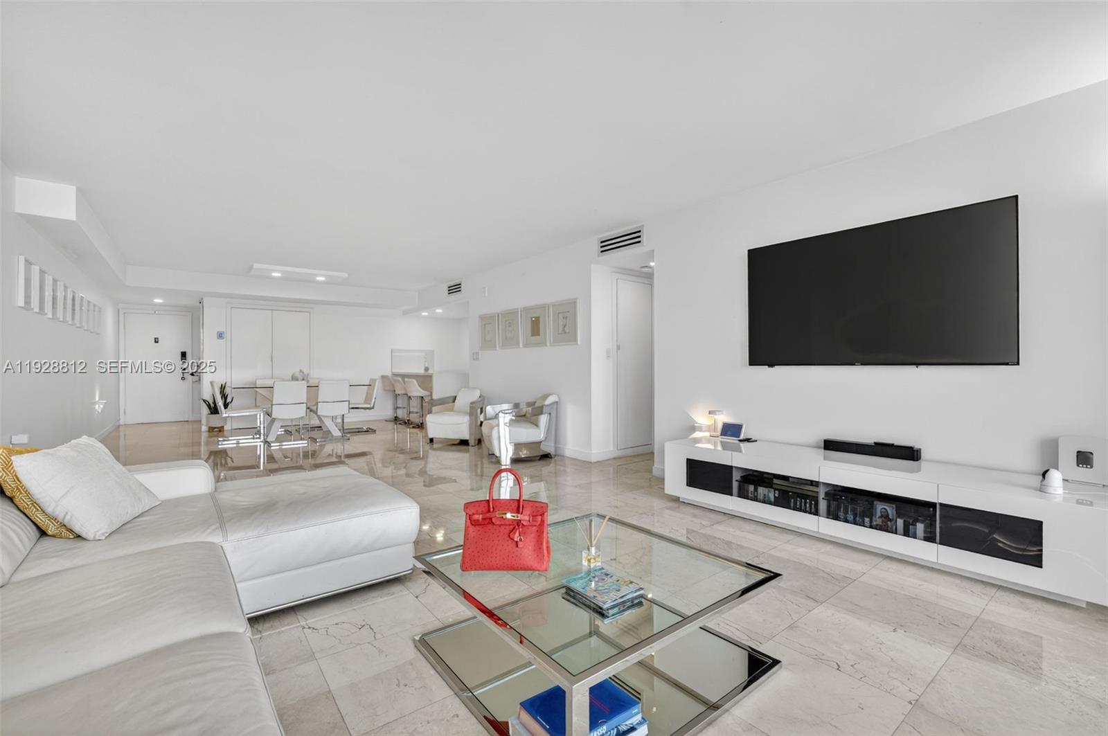 COLONY BAY HARBOR APTS CO - Residential