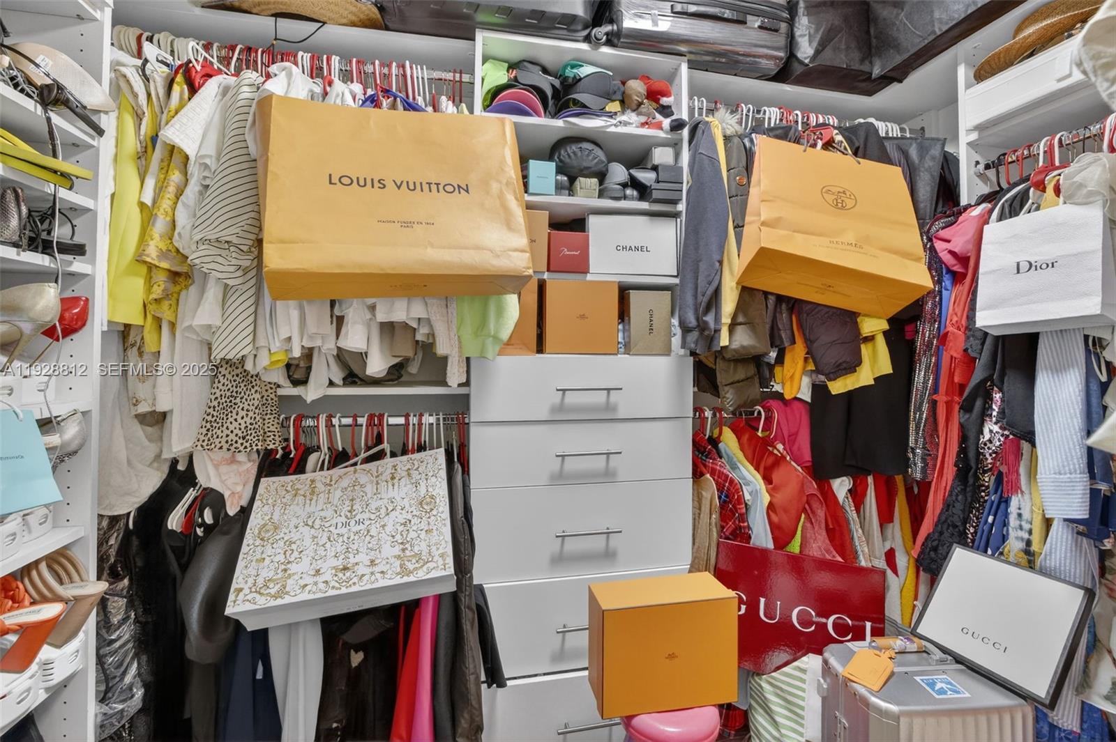 COLONY BAY HARBOR APTS CO - Residential