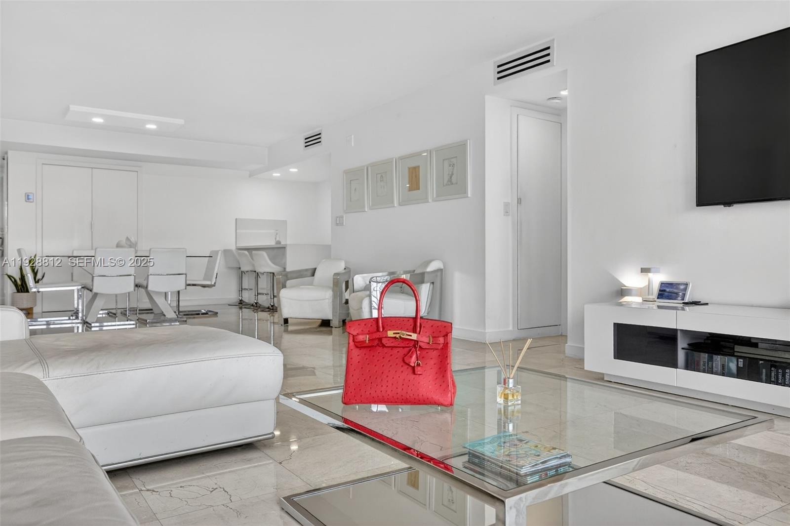 COLONY BAY HARBOR APTS CO - Residential