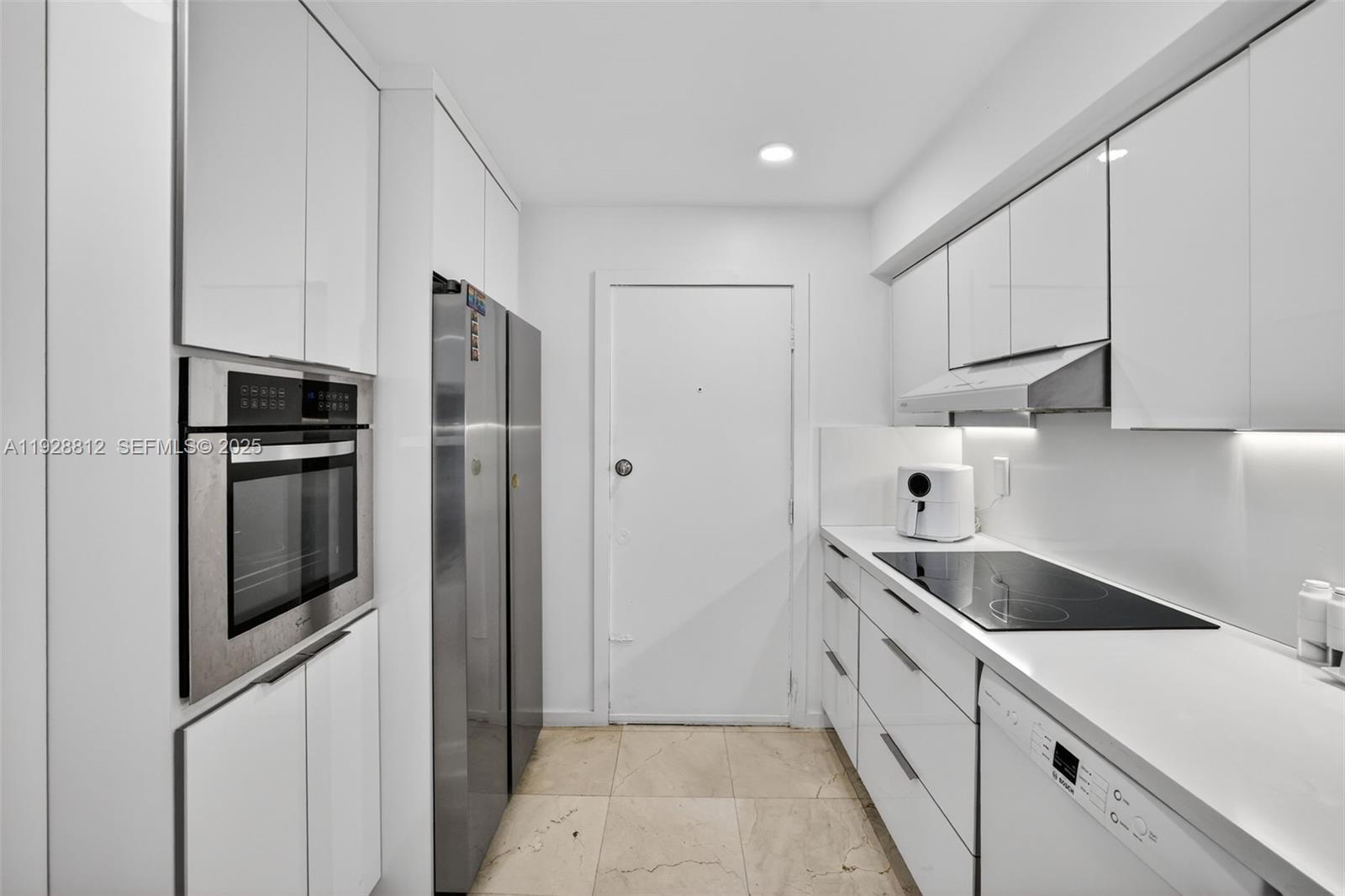 COLONY BAY HARBOR APTS CO - Residential