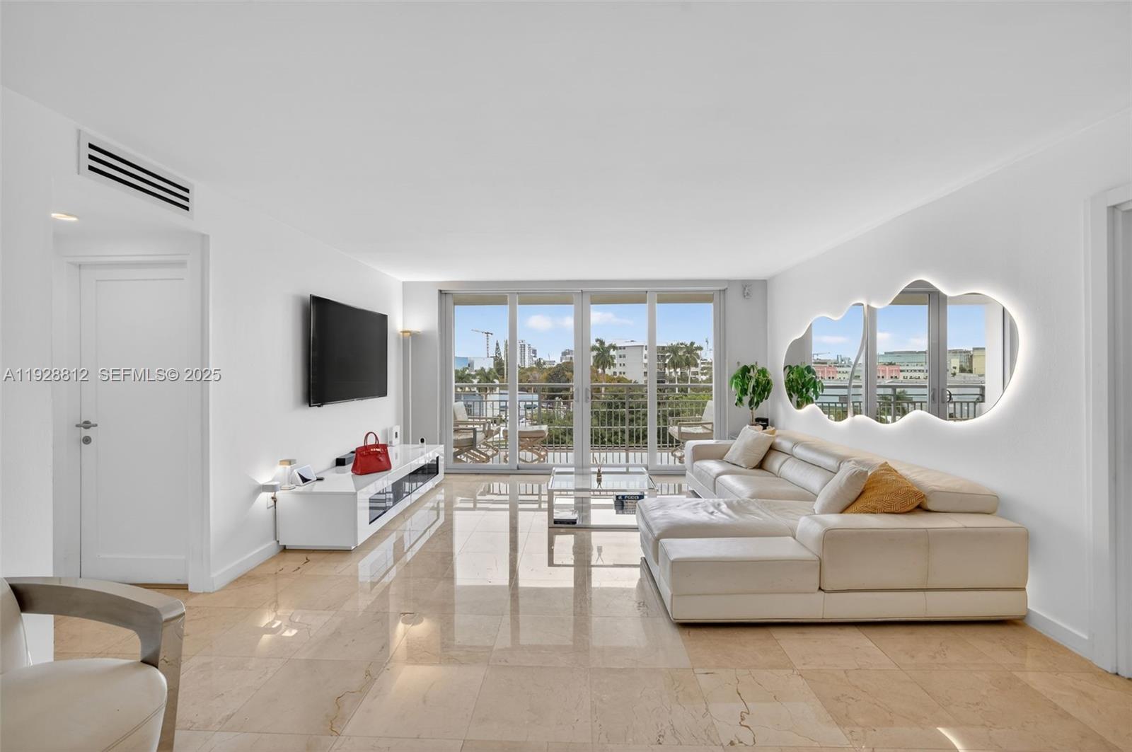 COLONY BAY HARBOR APTS CO - Residential