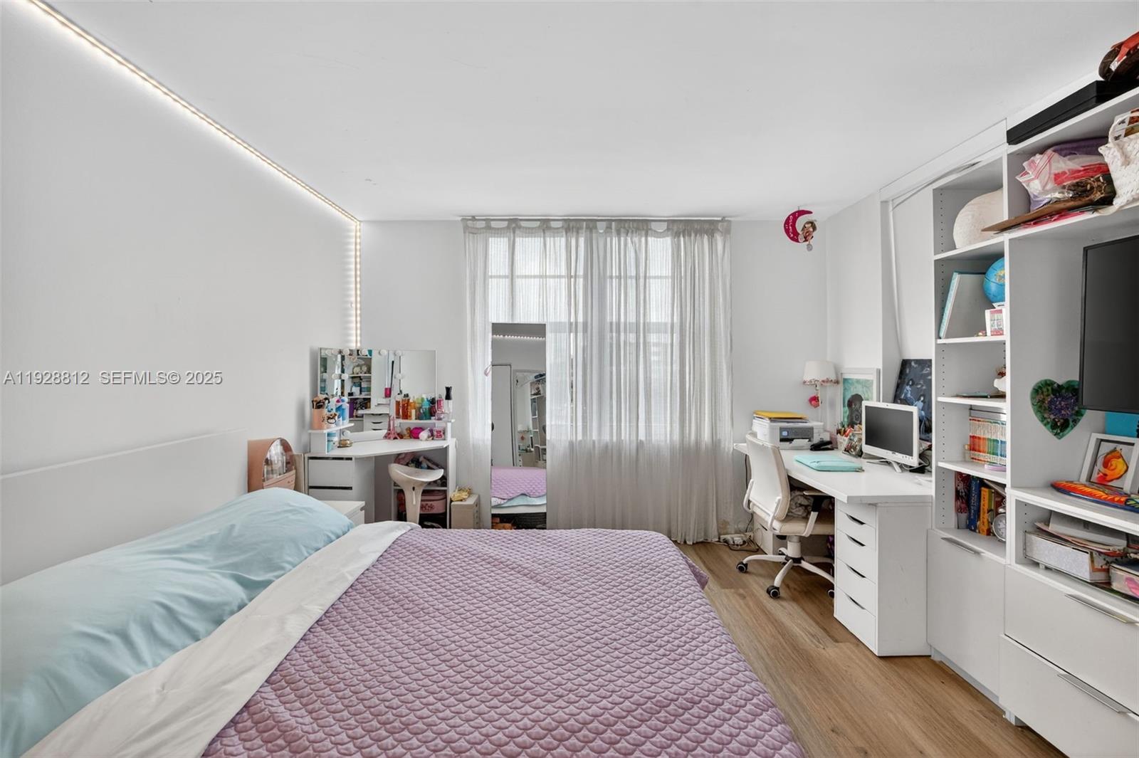 COLONY BAY HARBOR APTS CO - Residential