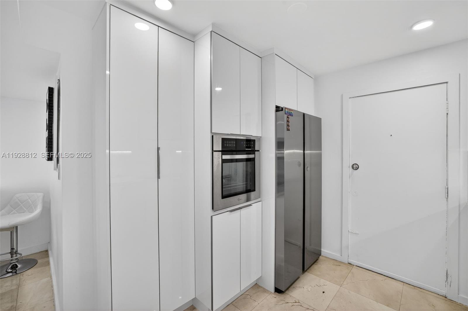 COLONY BAY HARBOR APTS CO - Residential