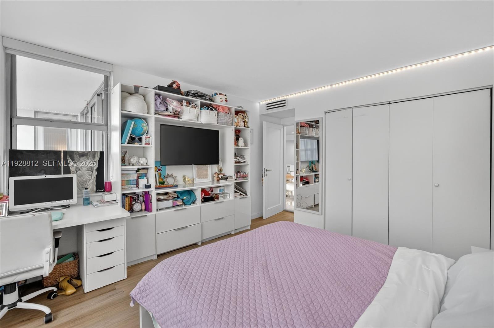 COLONY BAY HARBOR APTS CO - Residential