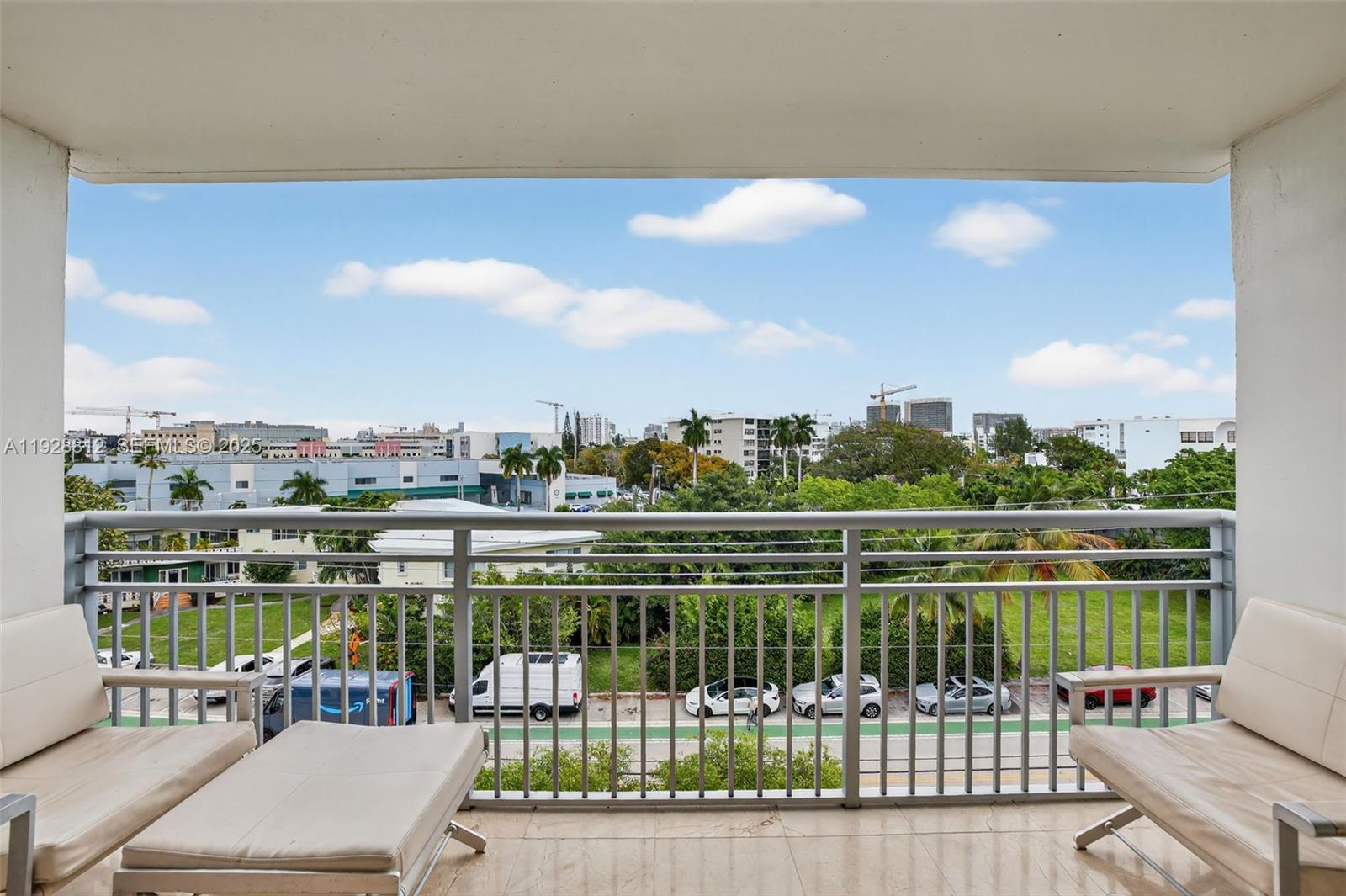 COLONY BAY HARBOR APTS CO - Residential