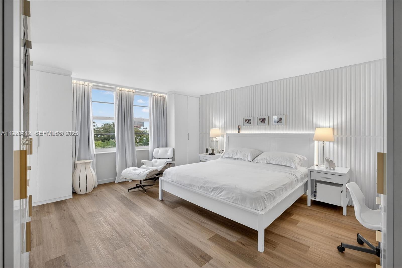 COLONY BAY HARBOR APTS CO - Residential