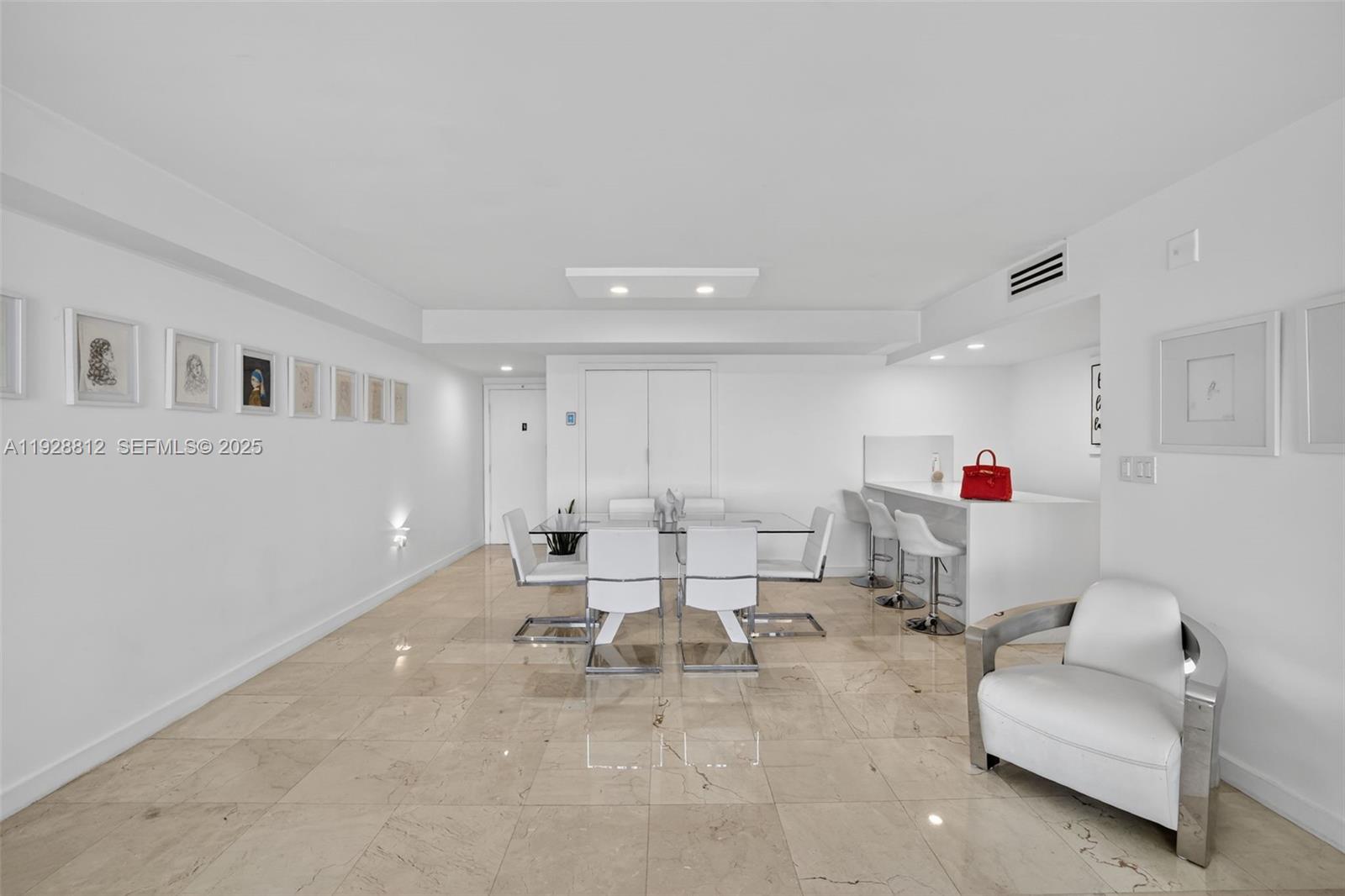 COLONY BAY HARBOR APTS CO - Residential