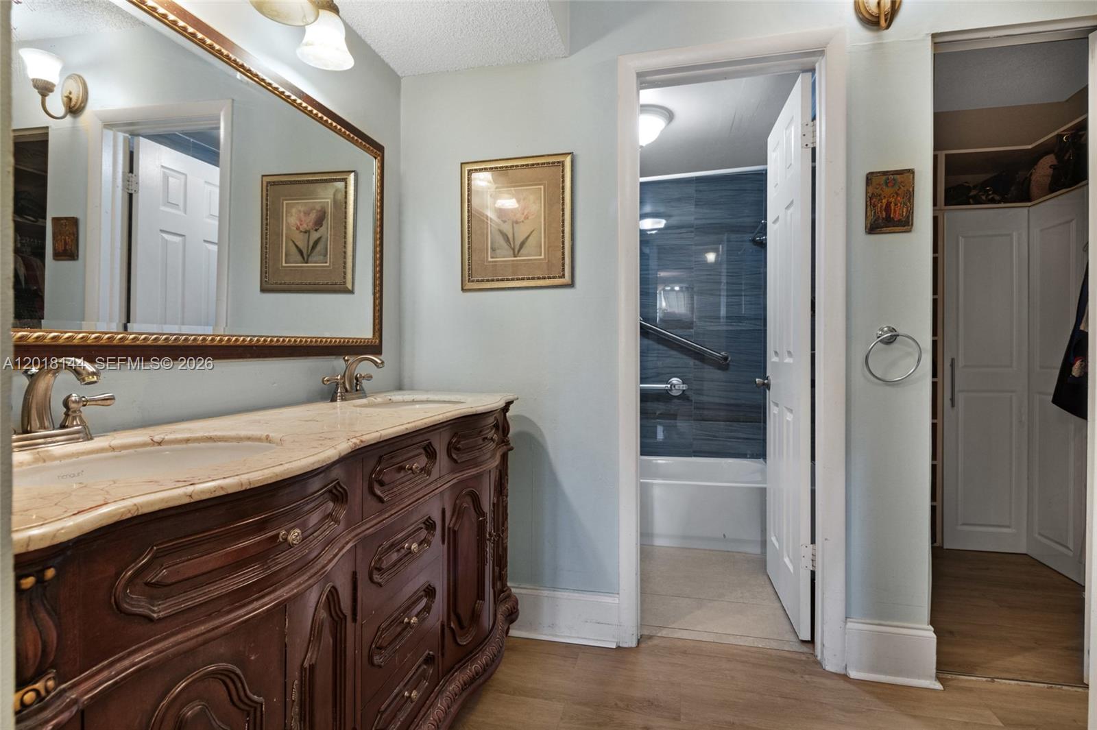 SOVEREIGNS CONDO - Residential