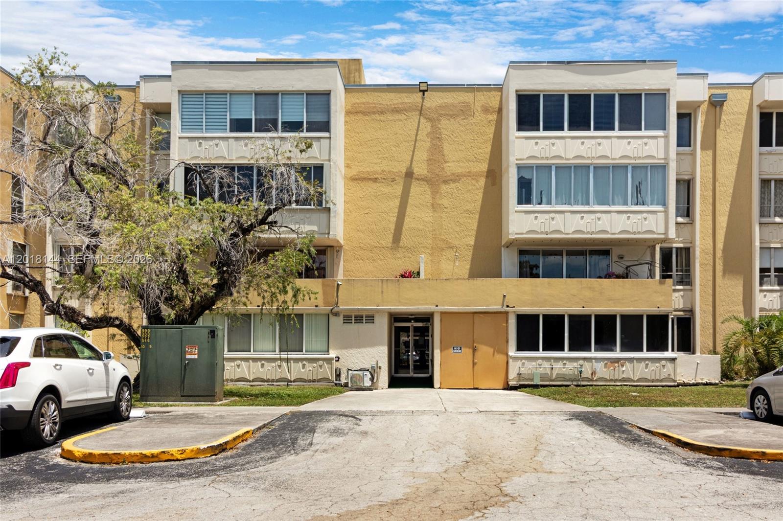 SOVEREIGNS CONDO - Residential