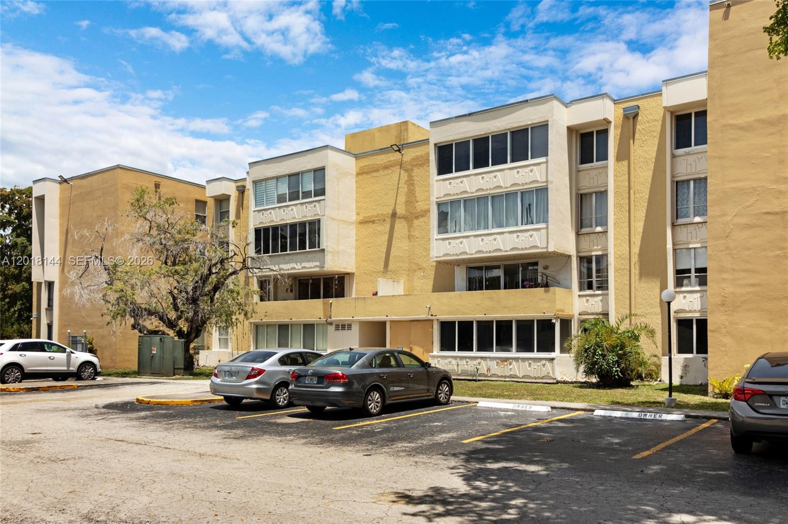 SOVEREIGNS CONDO - Residential