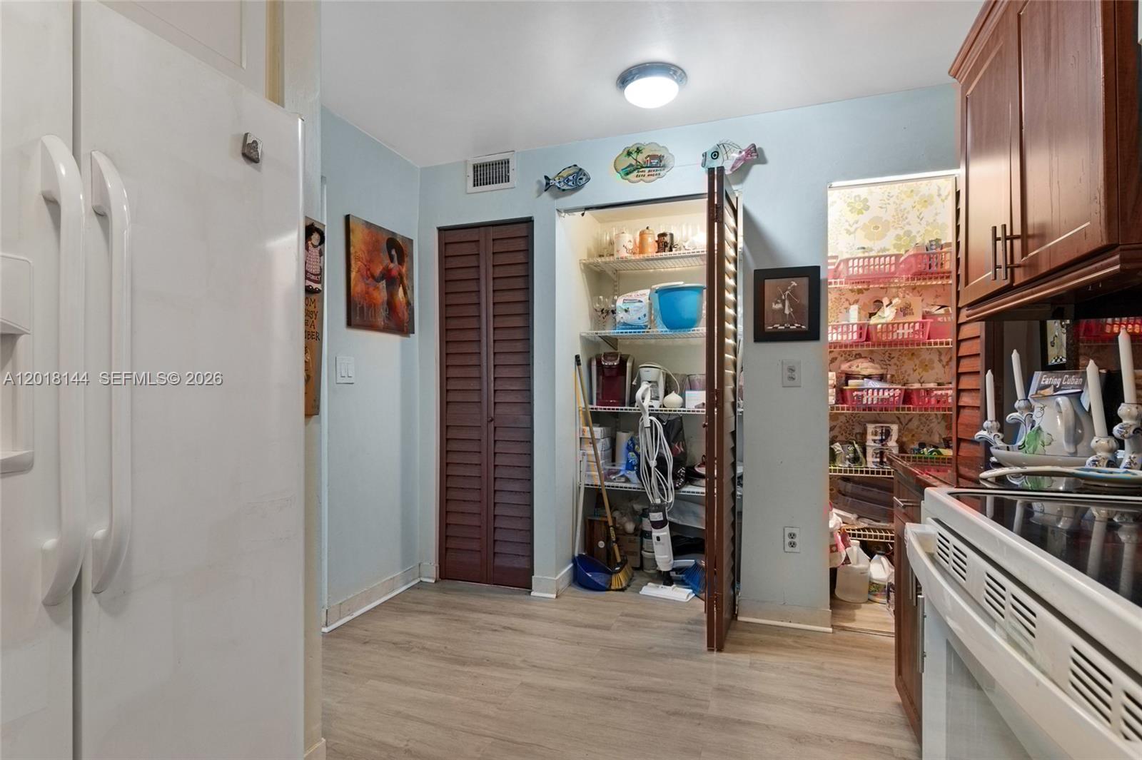 SOVEREIGNS CONDO - Residential