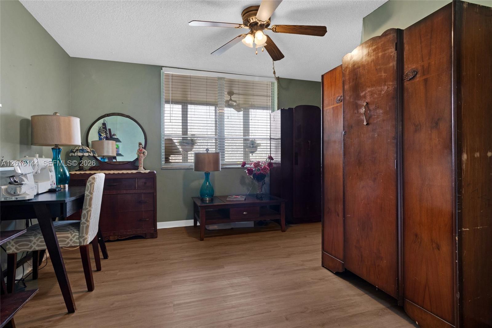SOVEREIGNS CONDO - Residential
