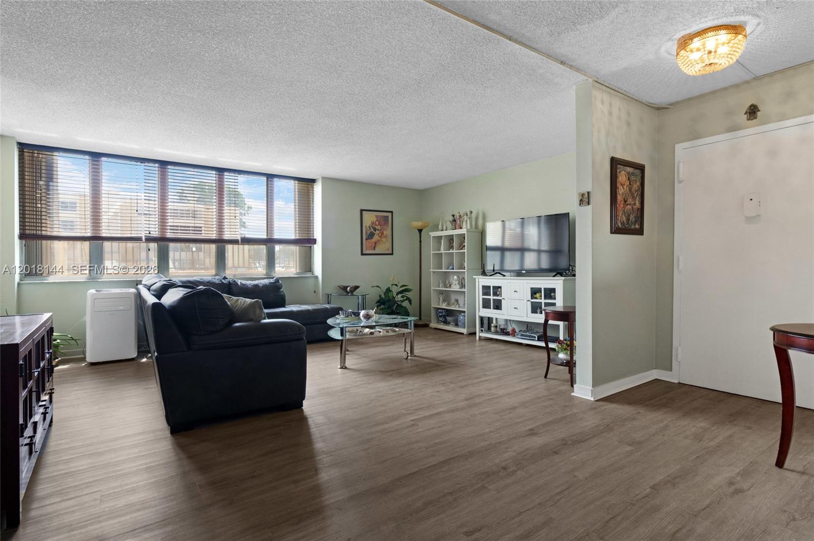 SOVEREIGNS CONDO - Residential