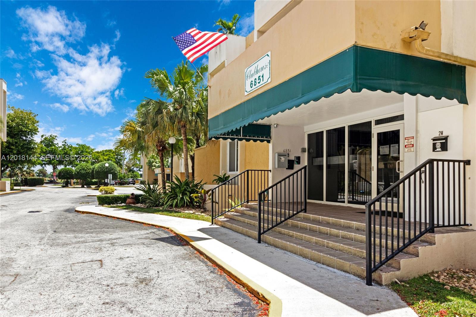 SOVEREIGNS CONDO - Residential