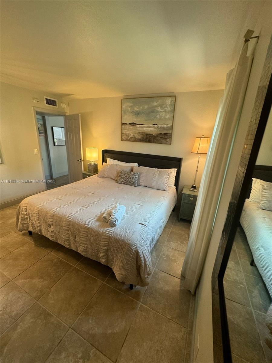 ESTATES OF SOUTH PALM BEA - Residential Lease