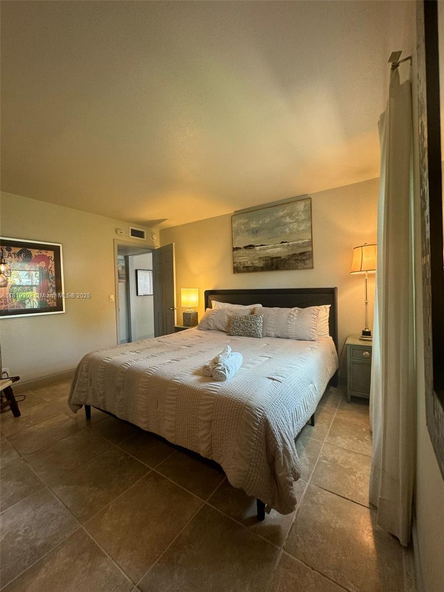 ESTATES OF SOUTH PALM BEA - Residential Lease