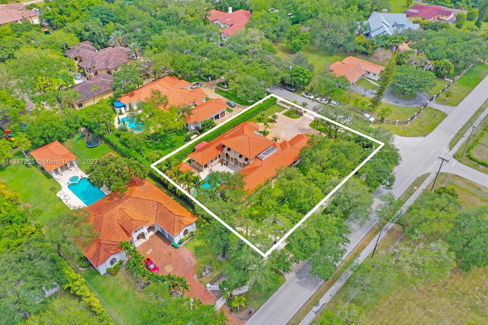 CANEROS FOREST - Residential