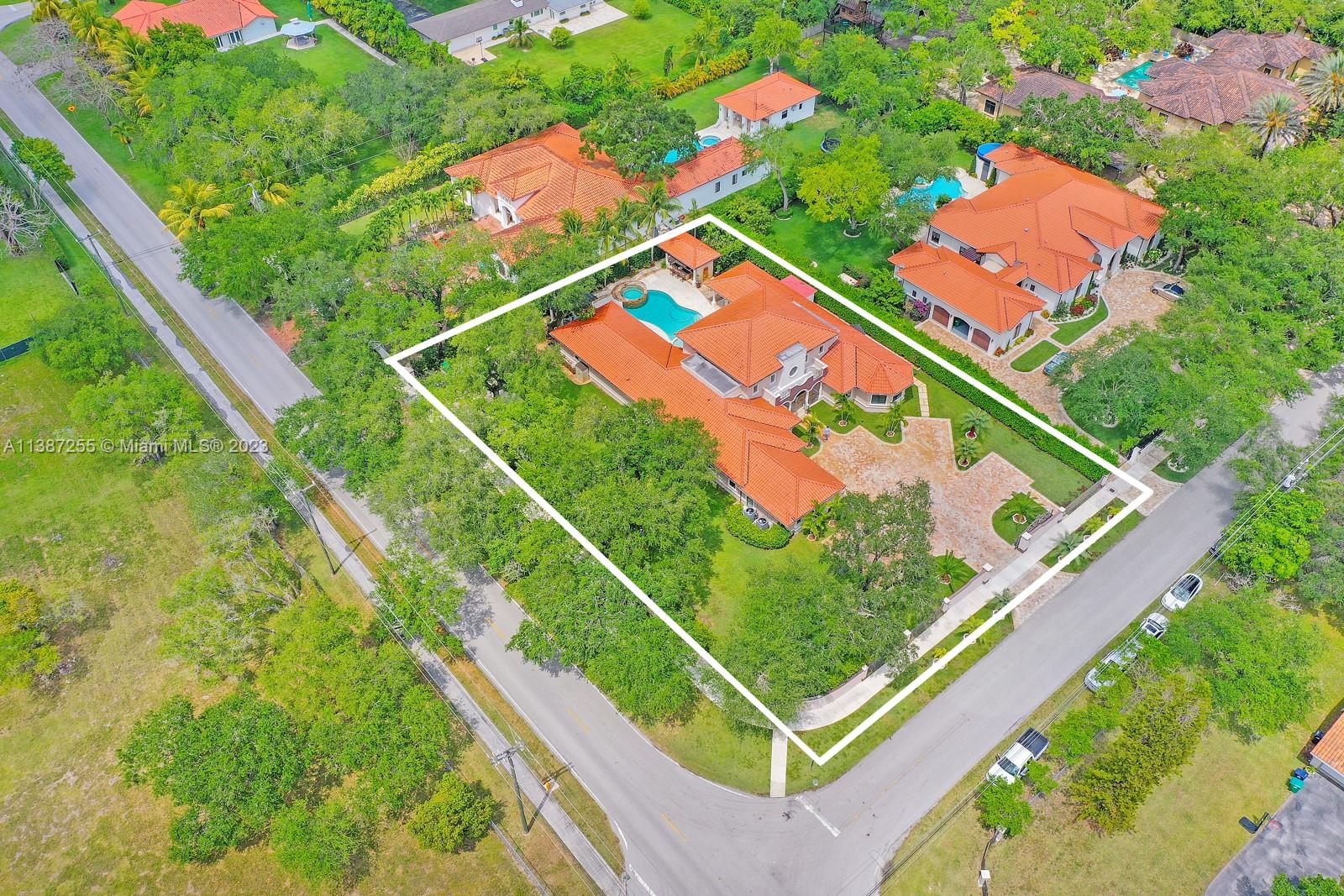 CANEROS FOREST - Residential