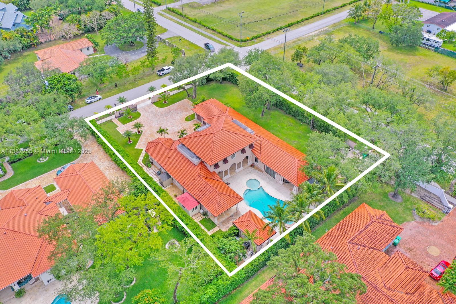 CANEROS FOREST - Residential