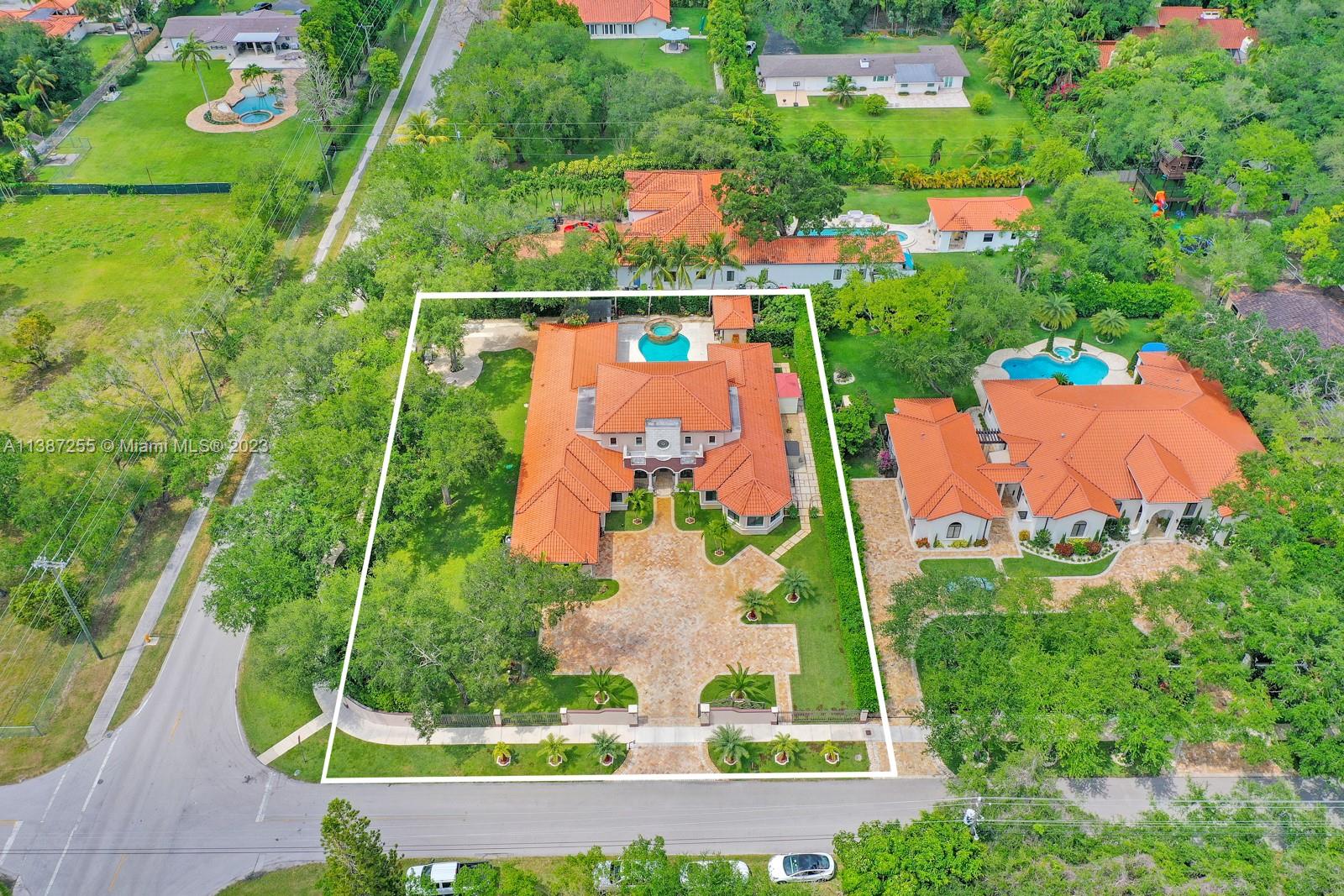 CANEROS FOREST - Residential