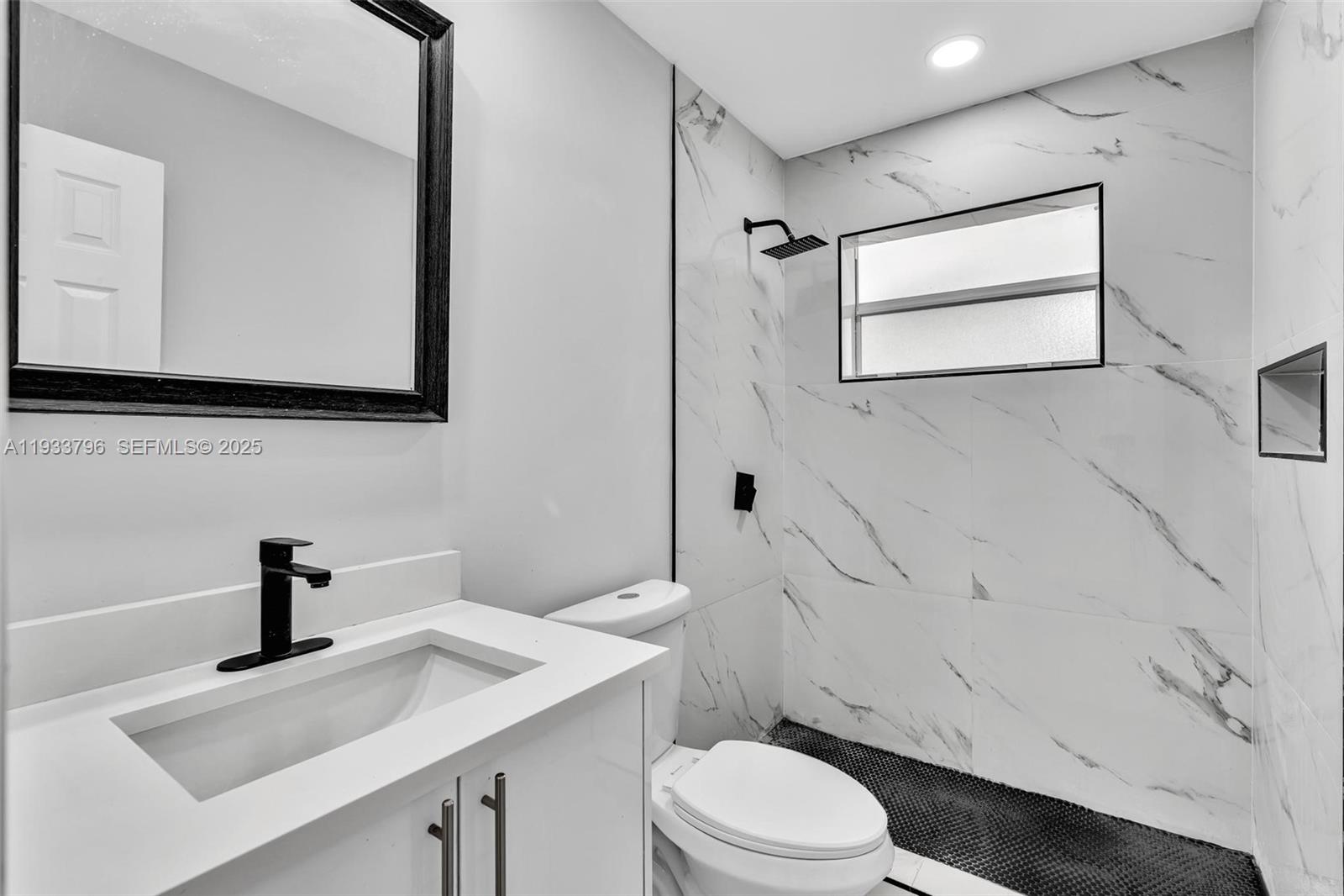 AVONDALE - Residential Lease