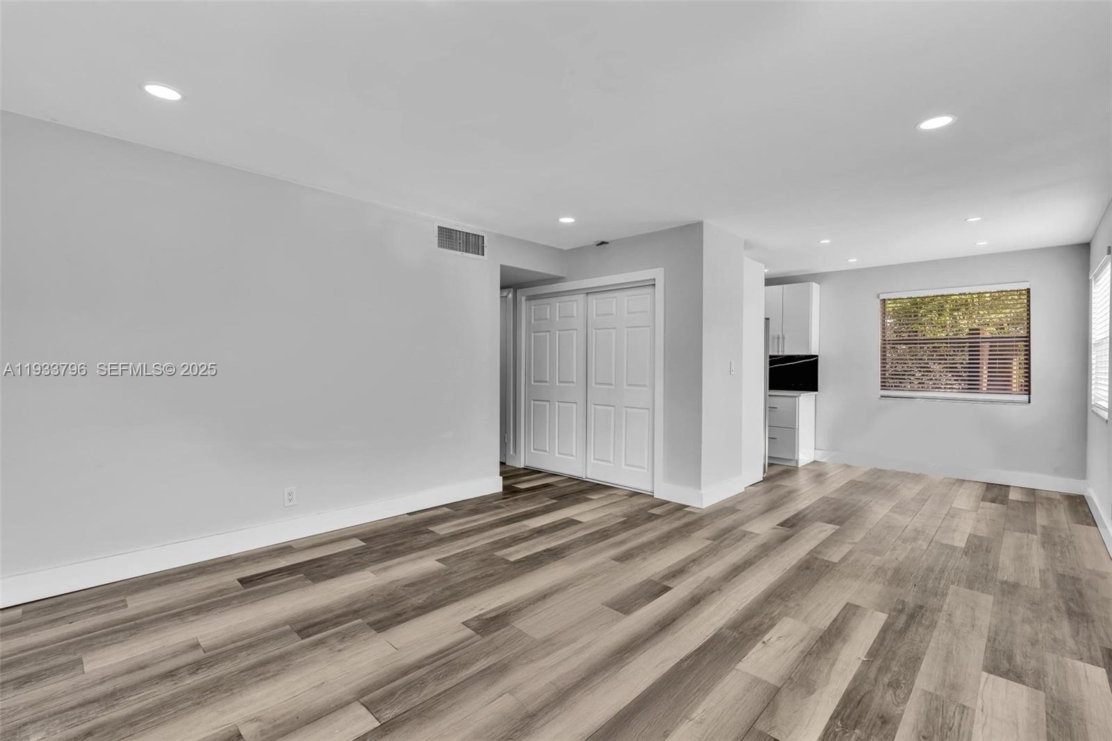 AVONDALE - Residential Lease