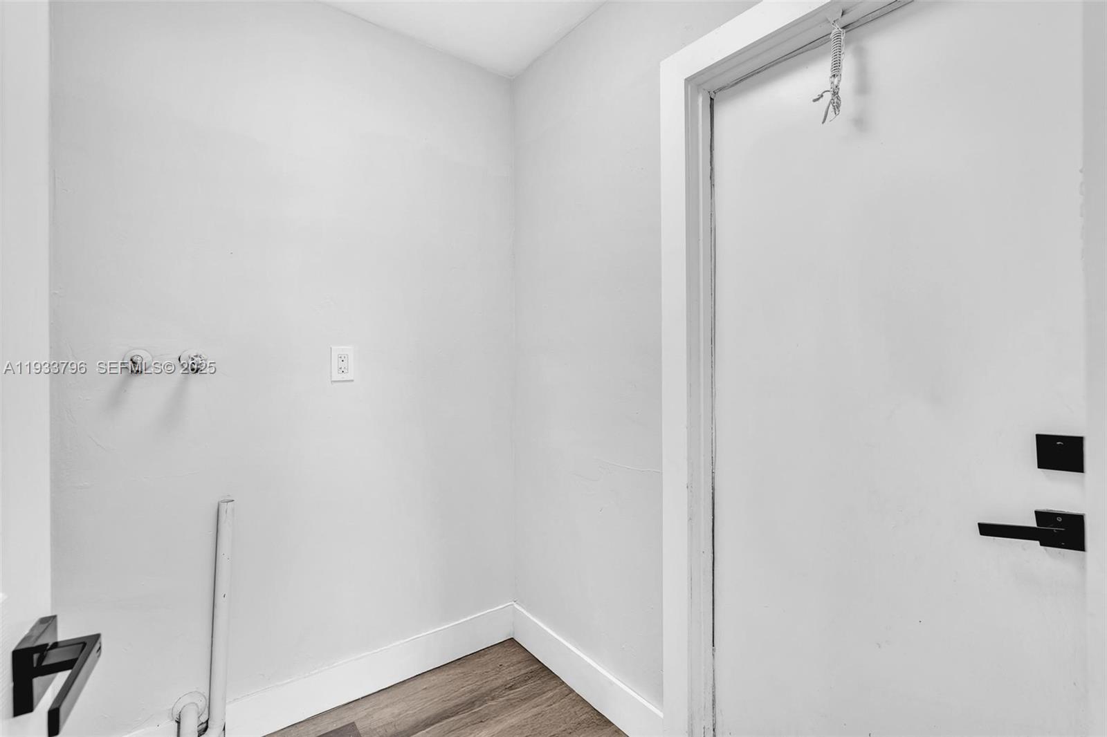 AVONDALE - Residential Lease