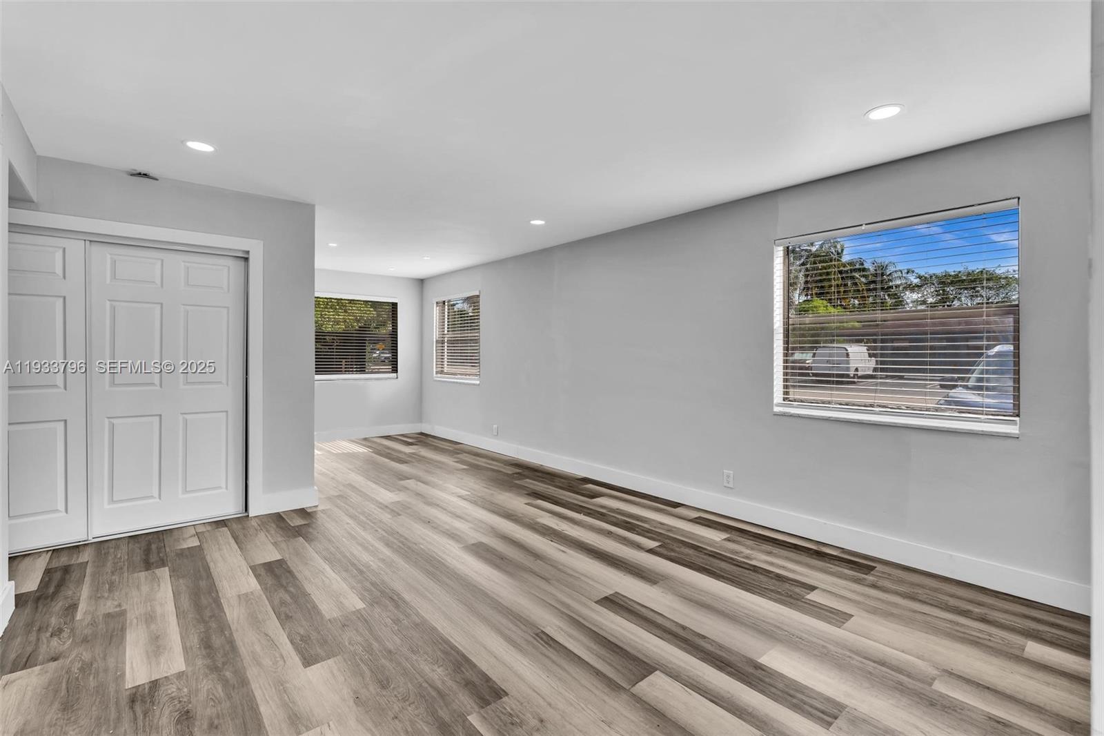 AVONDALE - Residential Lease