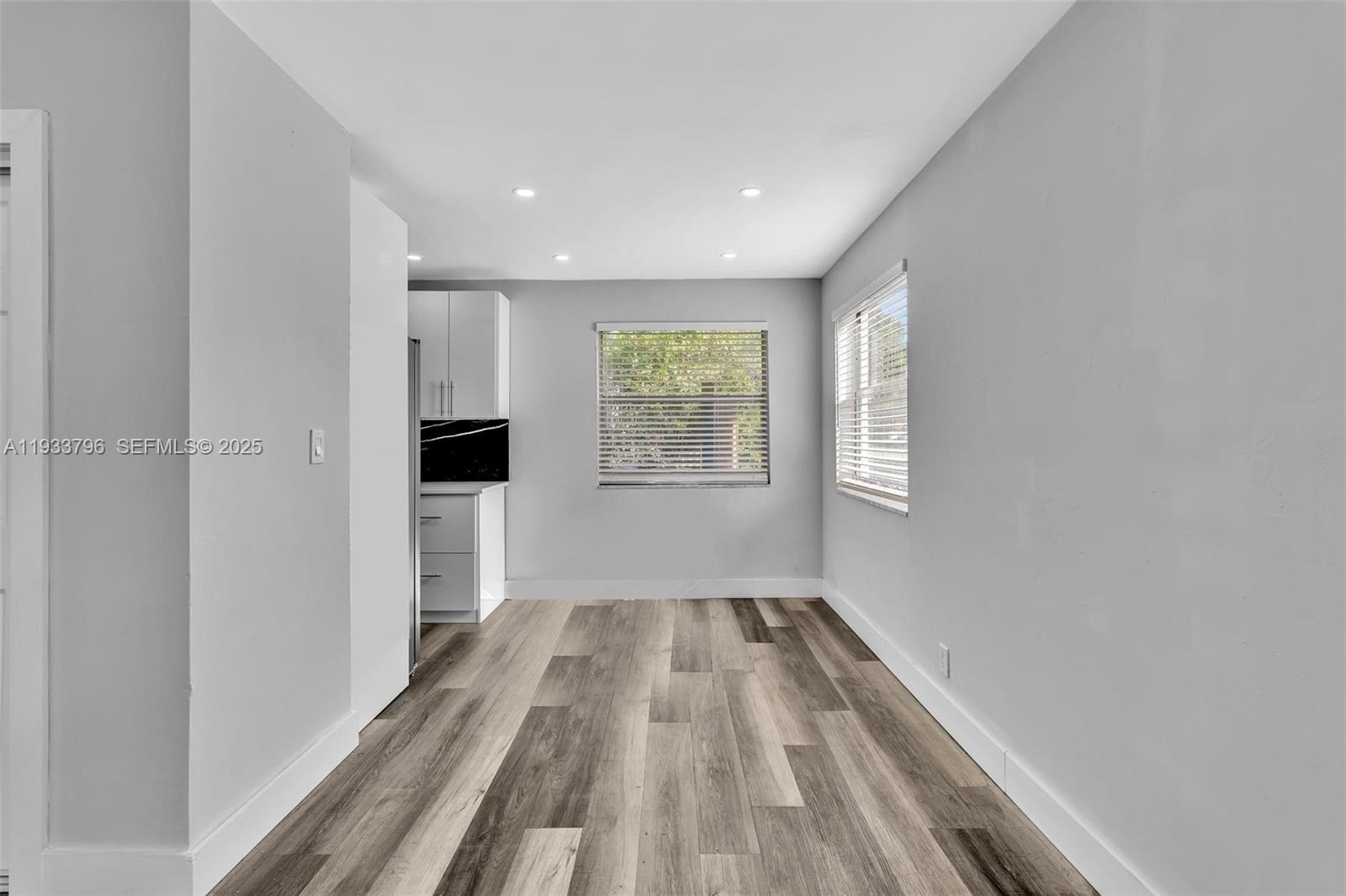 AVONDALE - Residential Lease