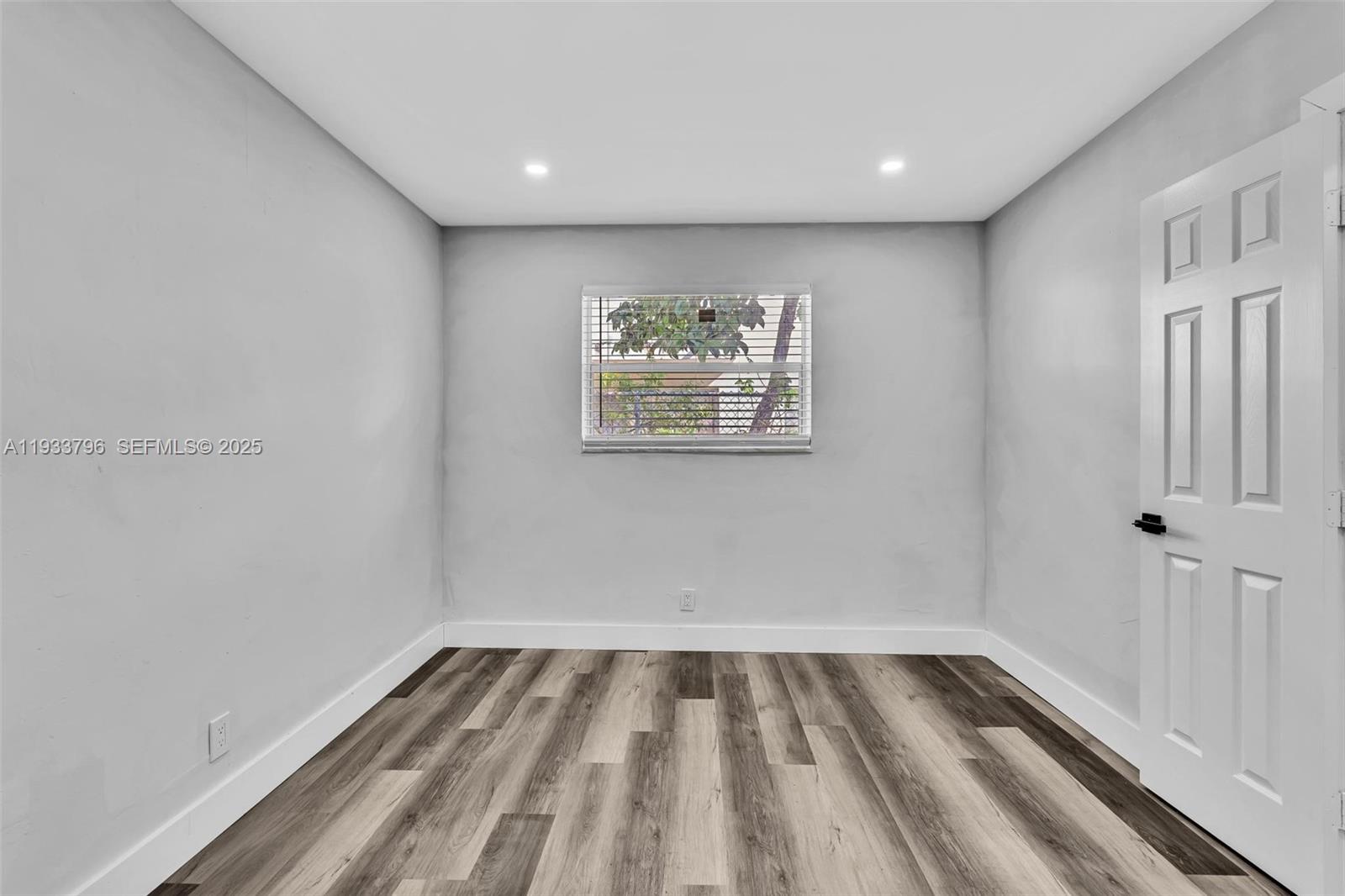 AVONDALE - Residential Lease