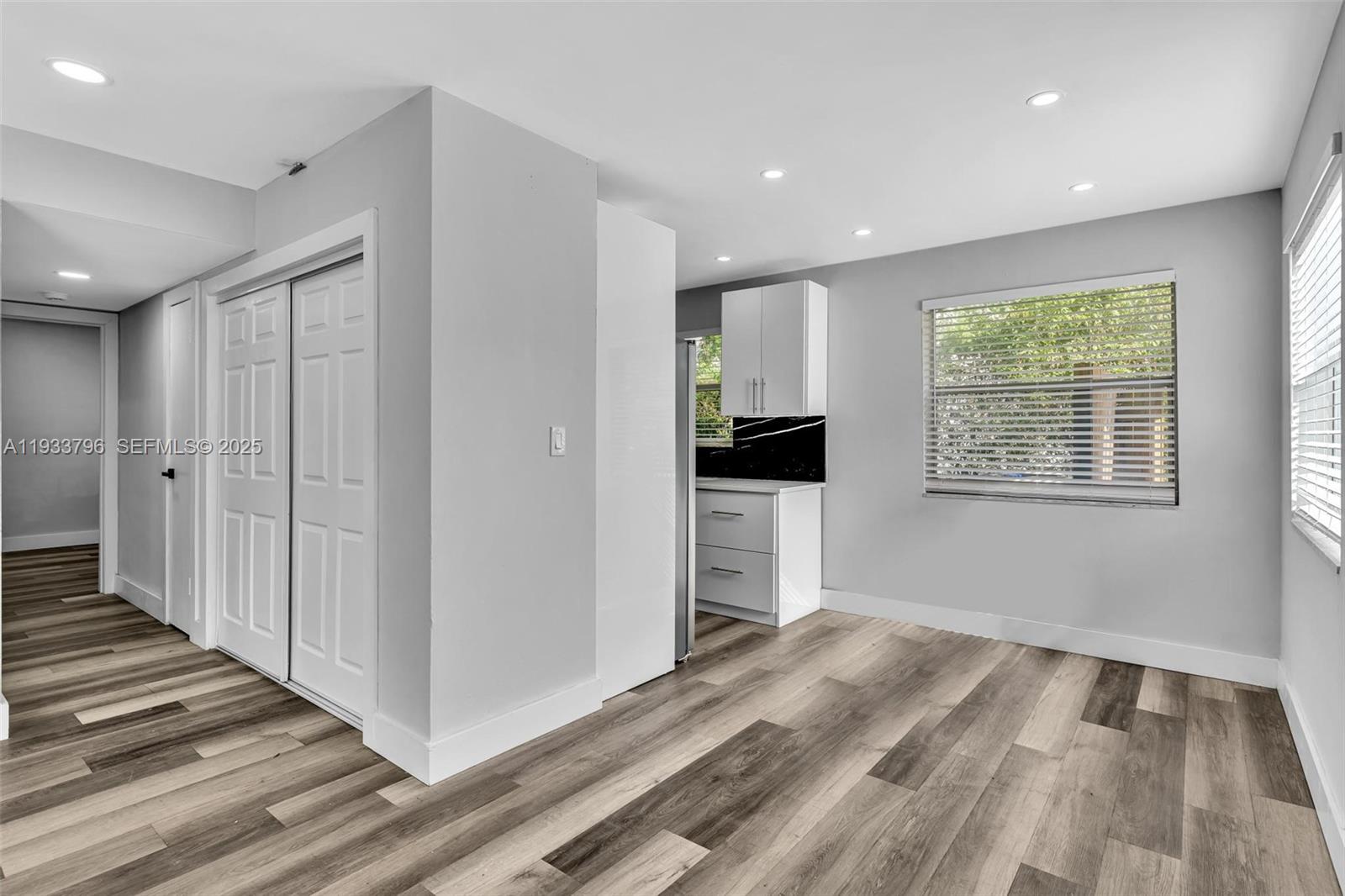 AVONDALE - Residential Lease