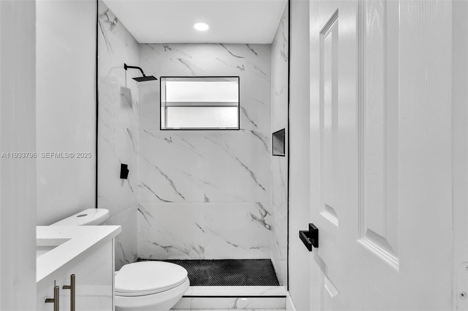 AVONDALE - Residential Lease