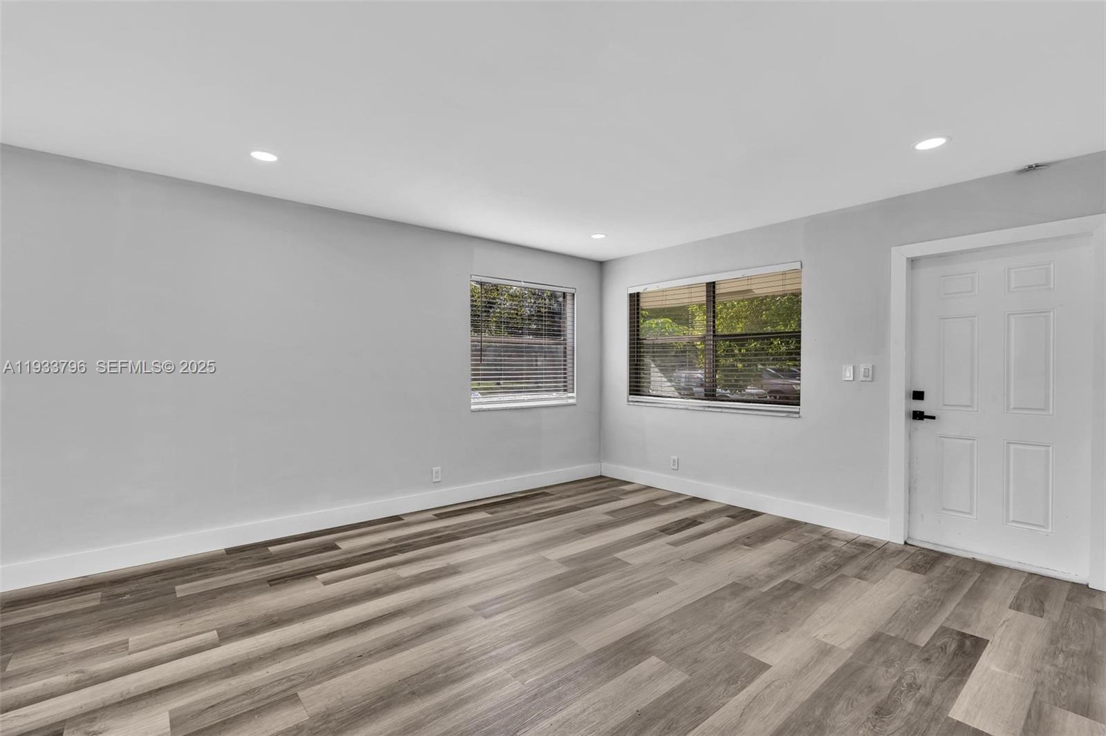 AVONDALE - Residential Lease