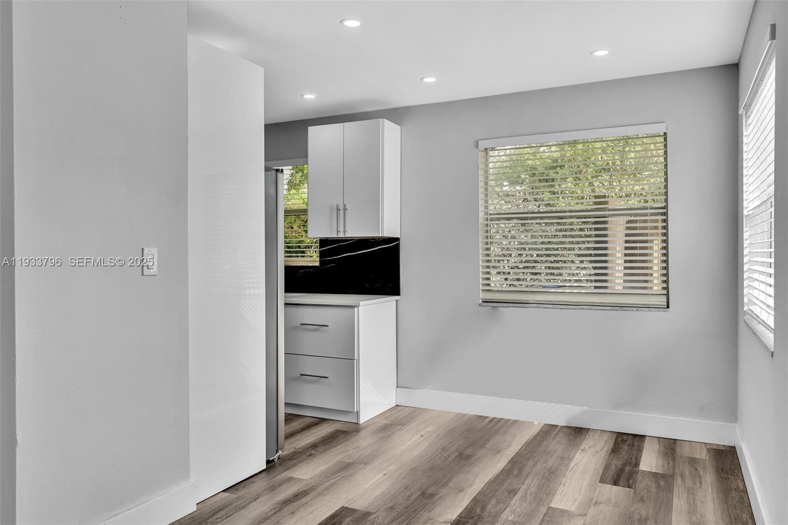 AVONDALE - Residential Lease