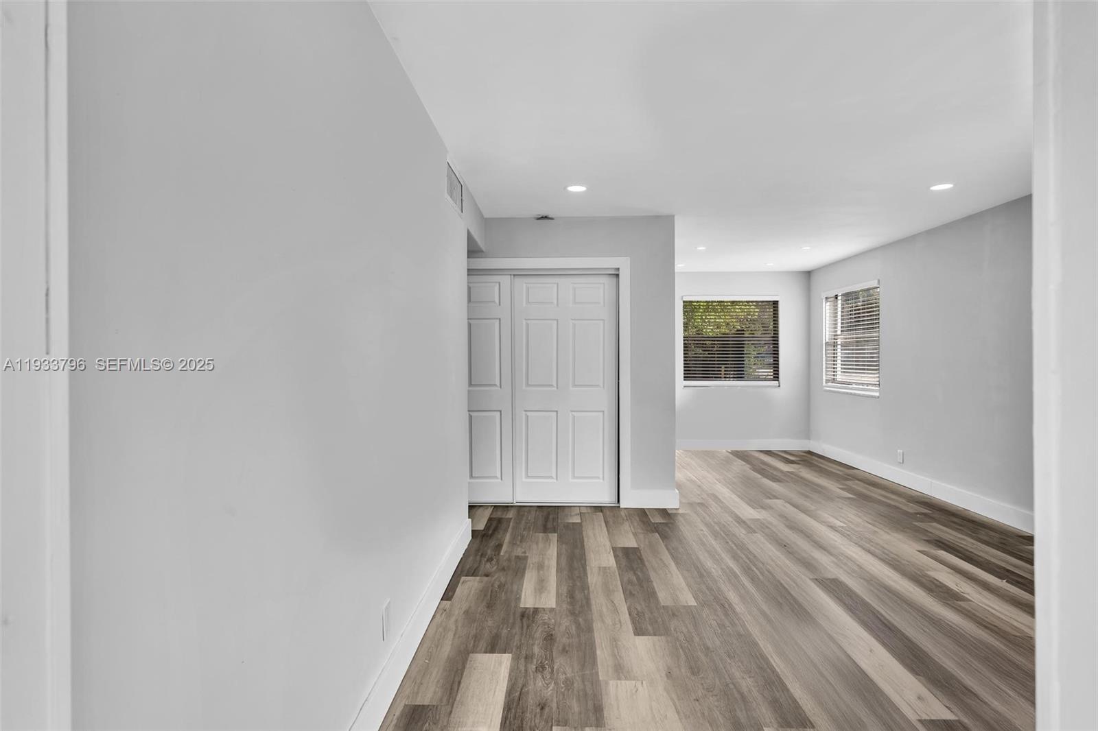 AVONDALE - Residential Lease