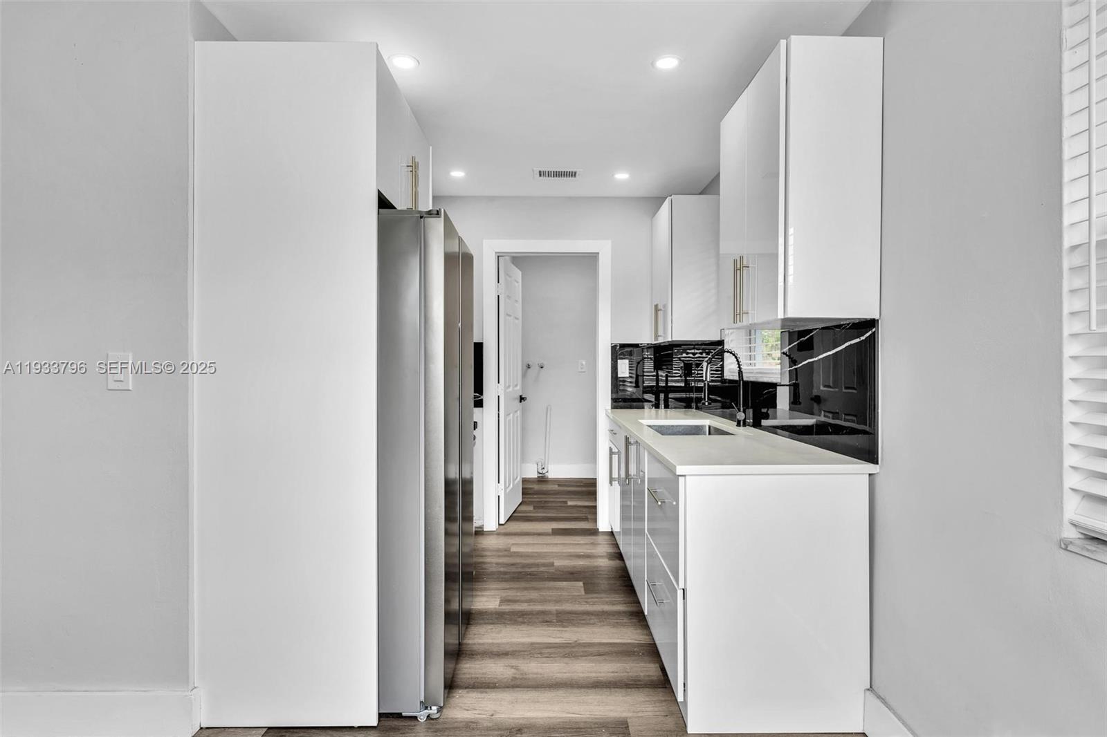 AVONDALE - Residential Lease