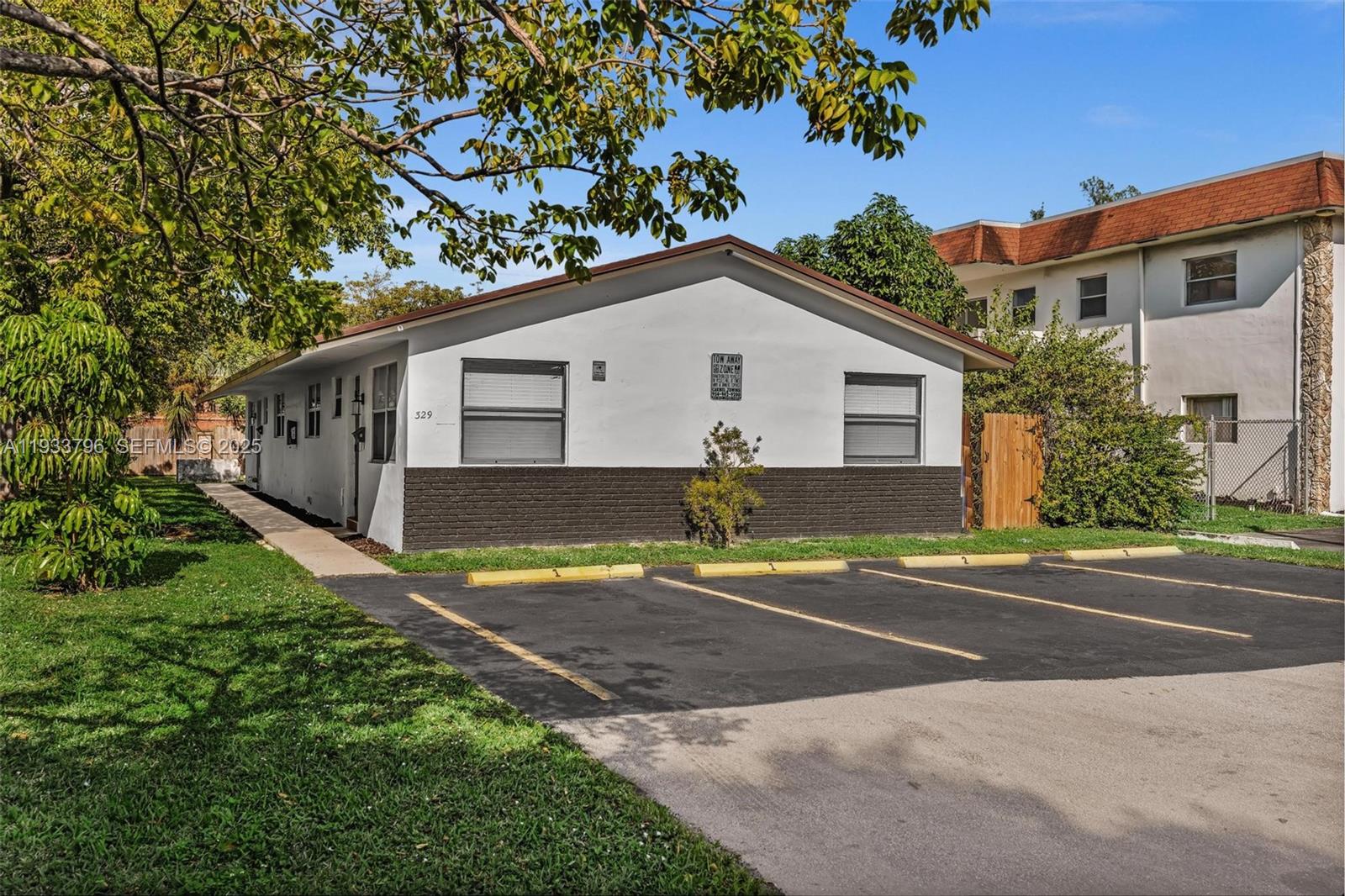 AVONDALE - Residential Lease