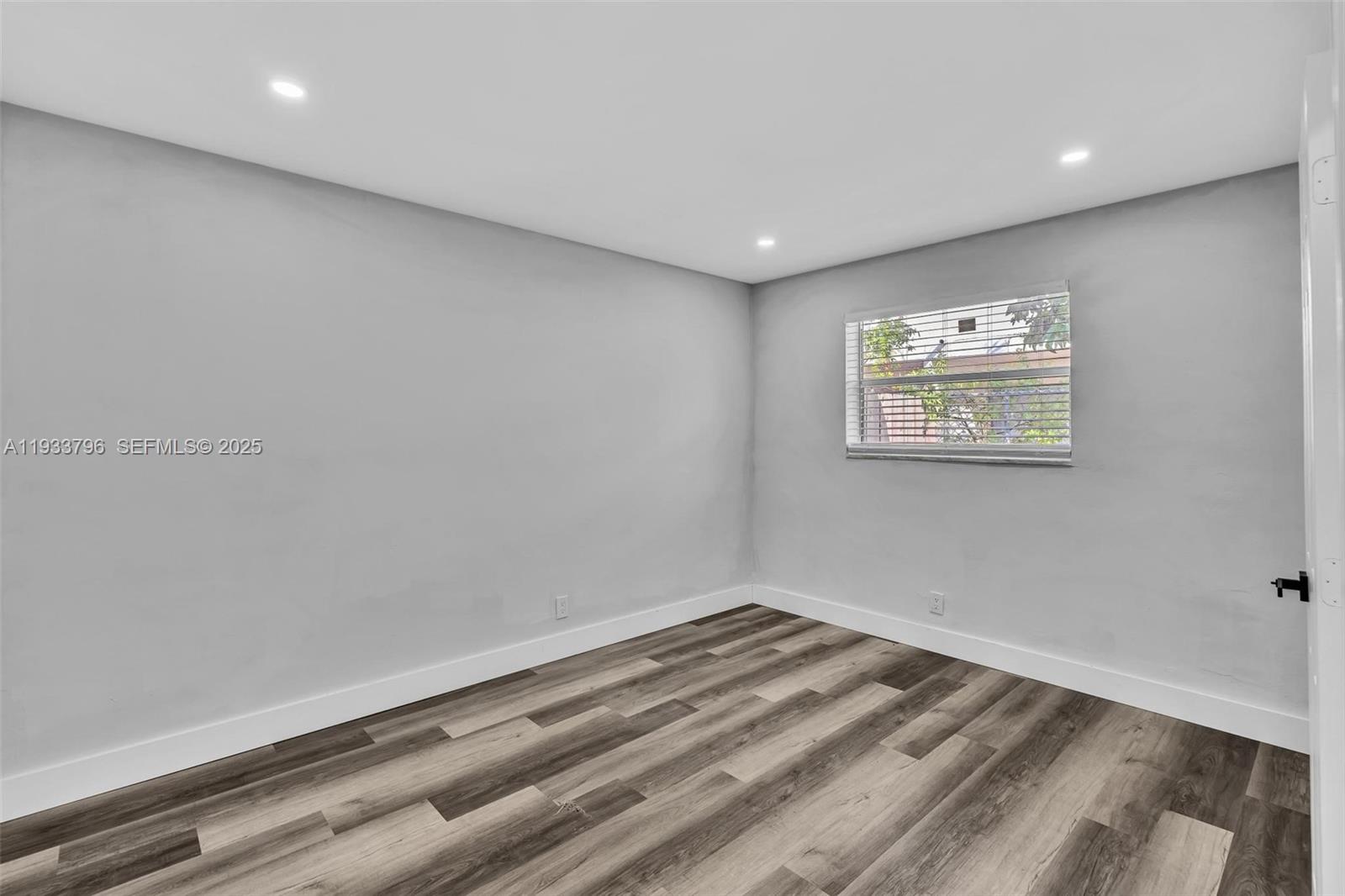 AVONDALE - Residential Lease