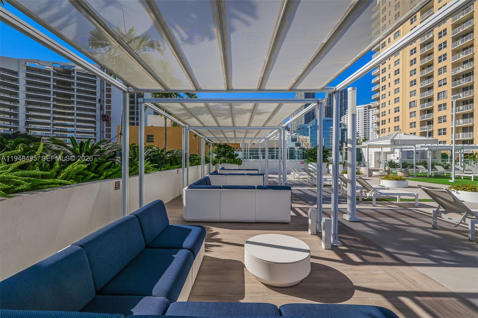 ISOLA CONDO - Residential