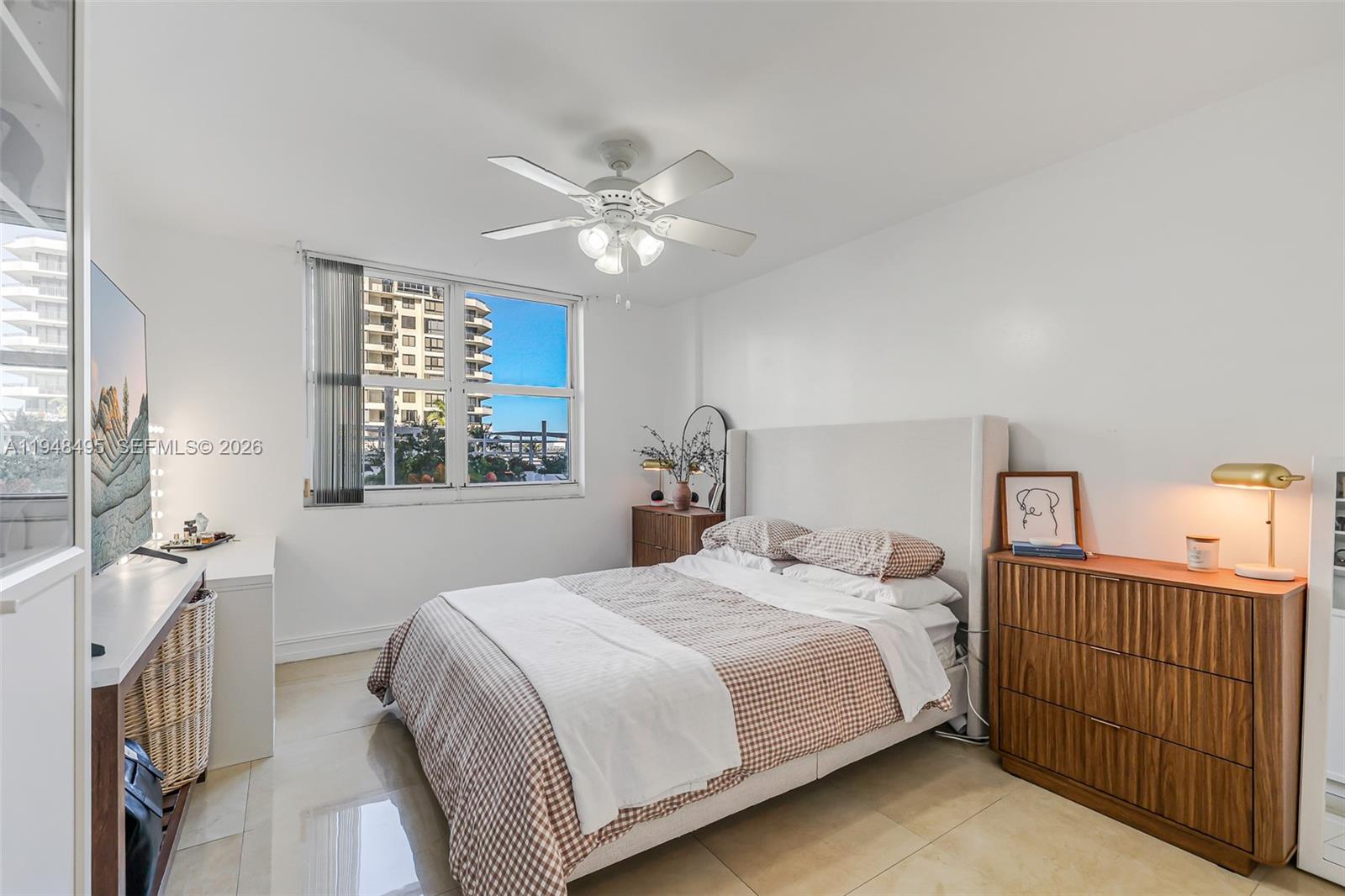 ISOLA CONDO - Residential