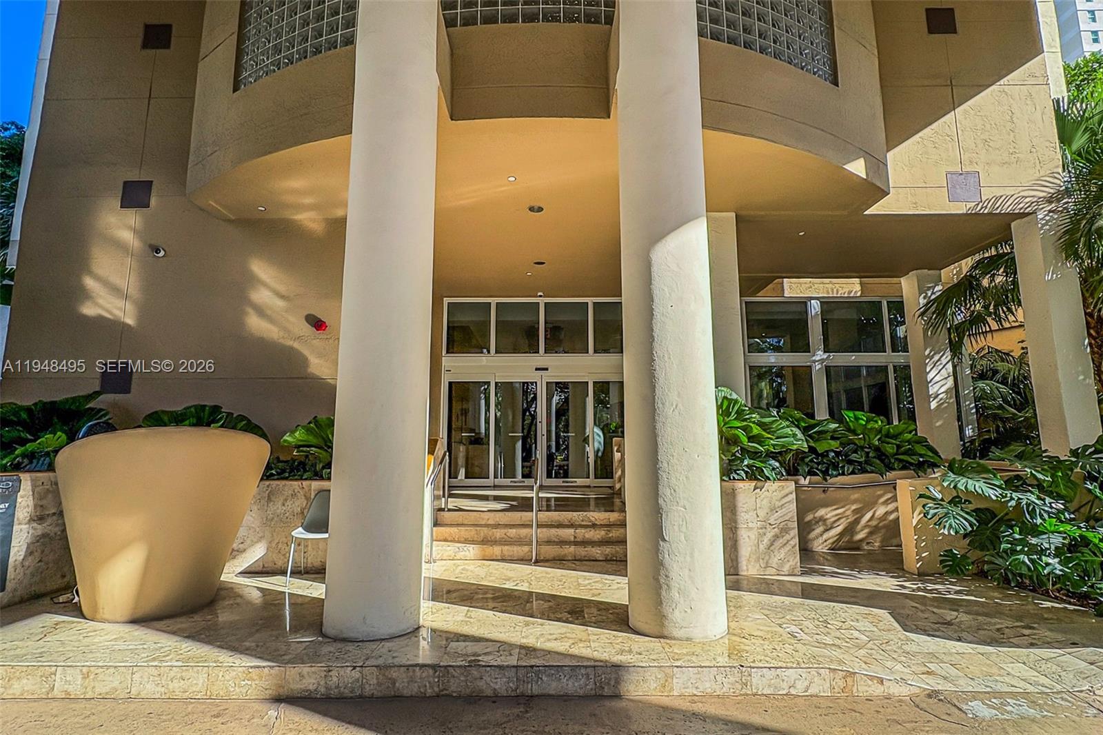 ISOLA CONDO - Residential