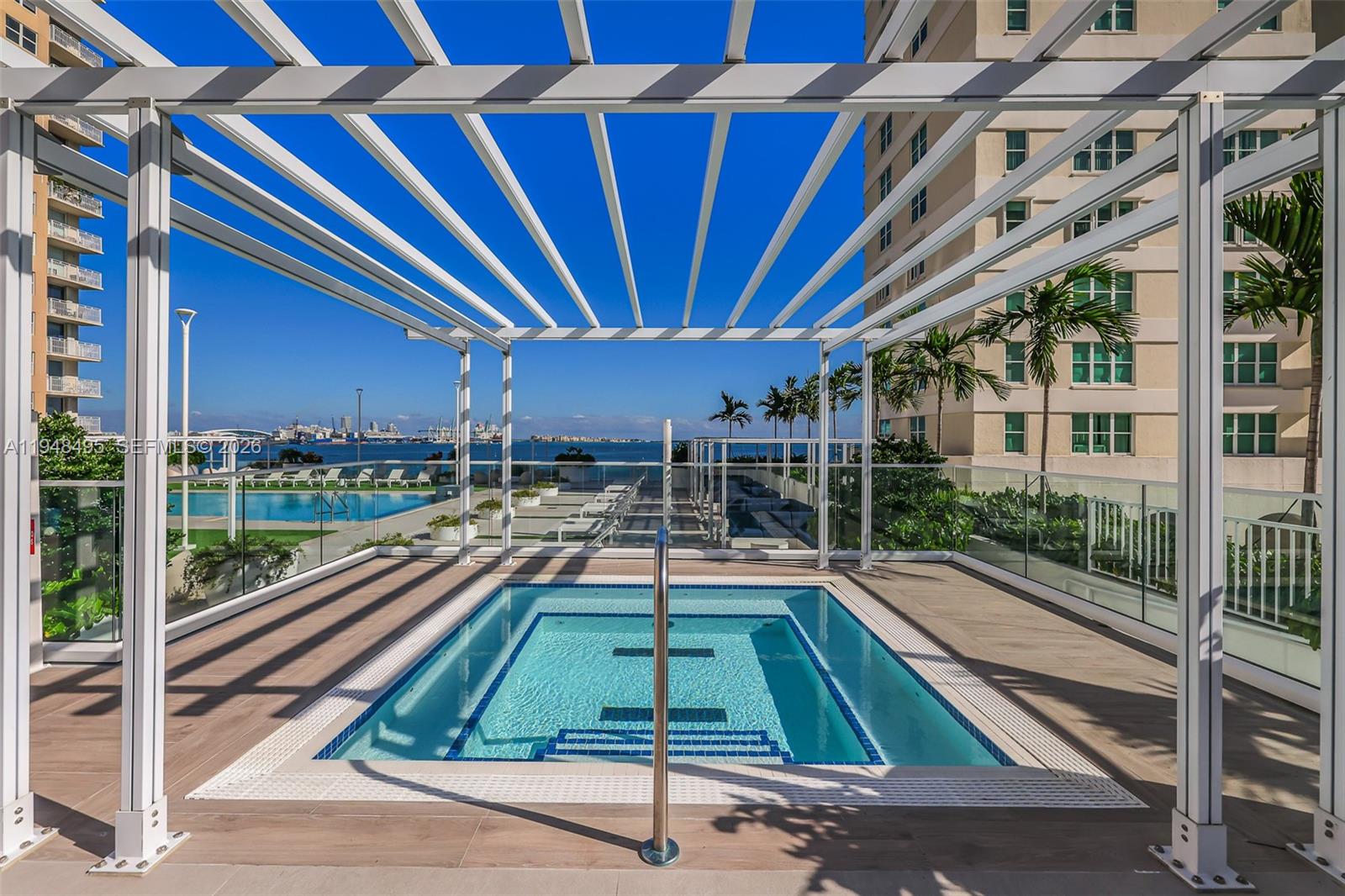 ISOLA CONDO - Residential