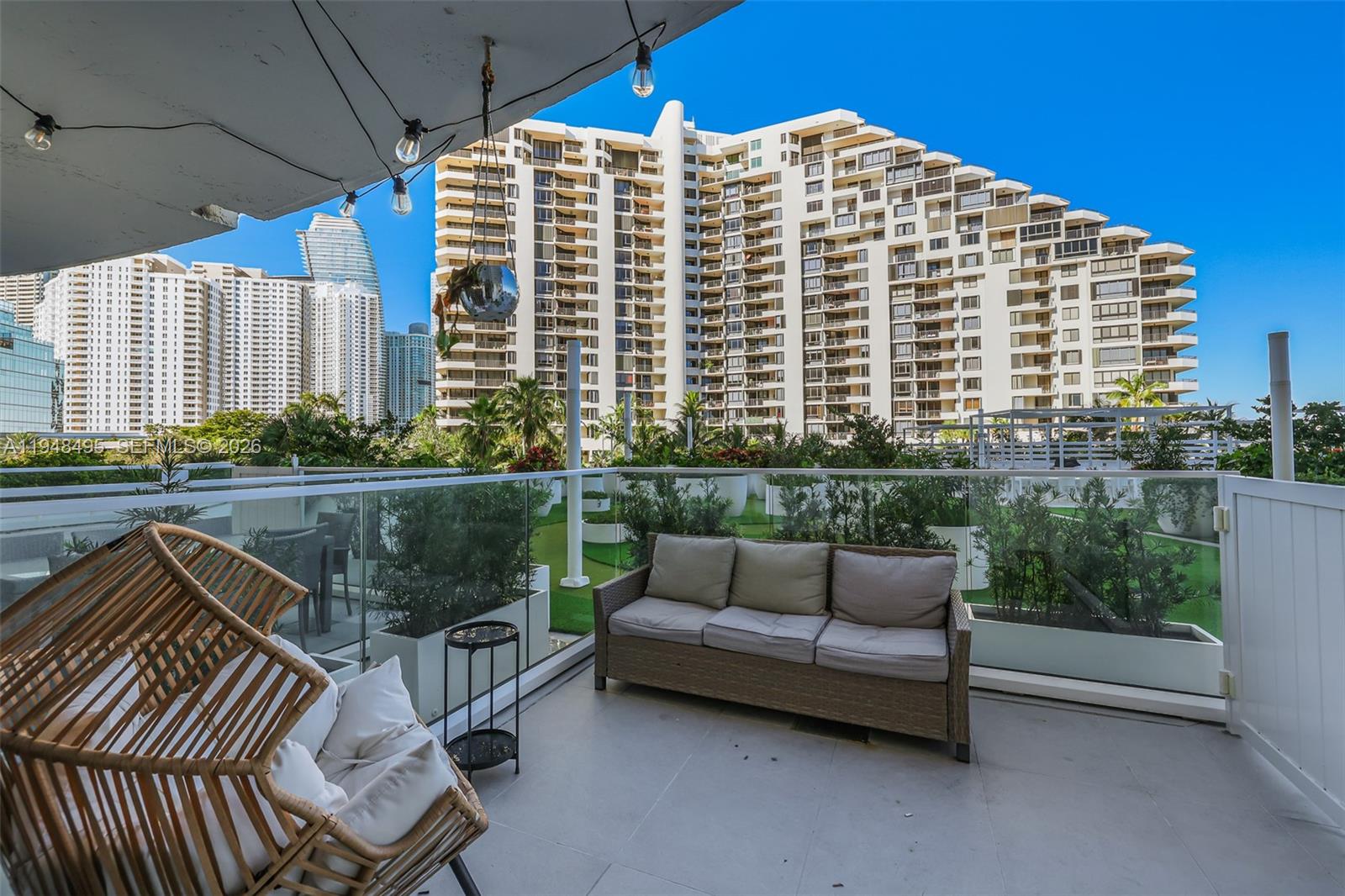 ISOLA CONDO - Residential