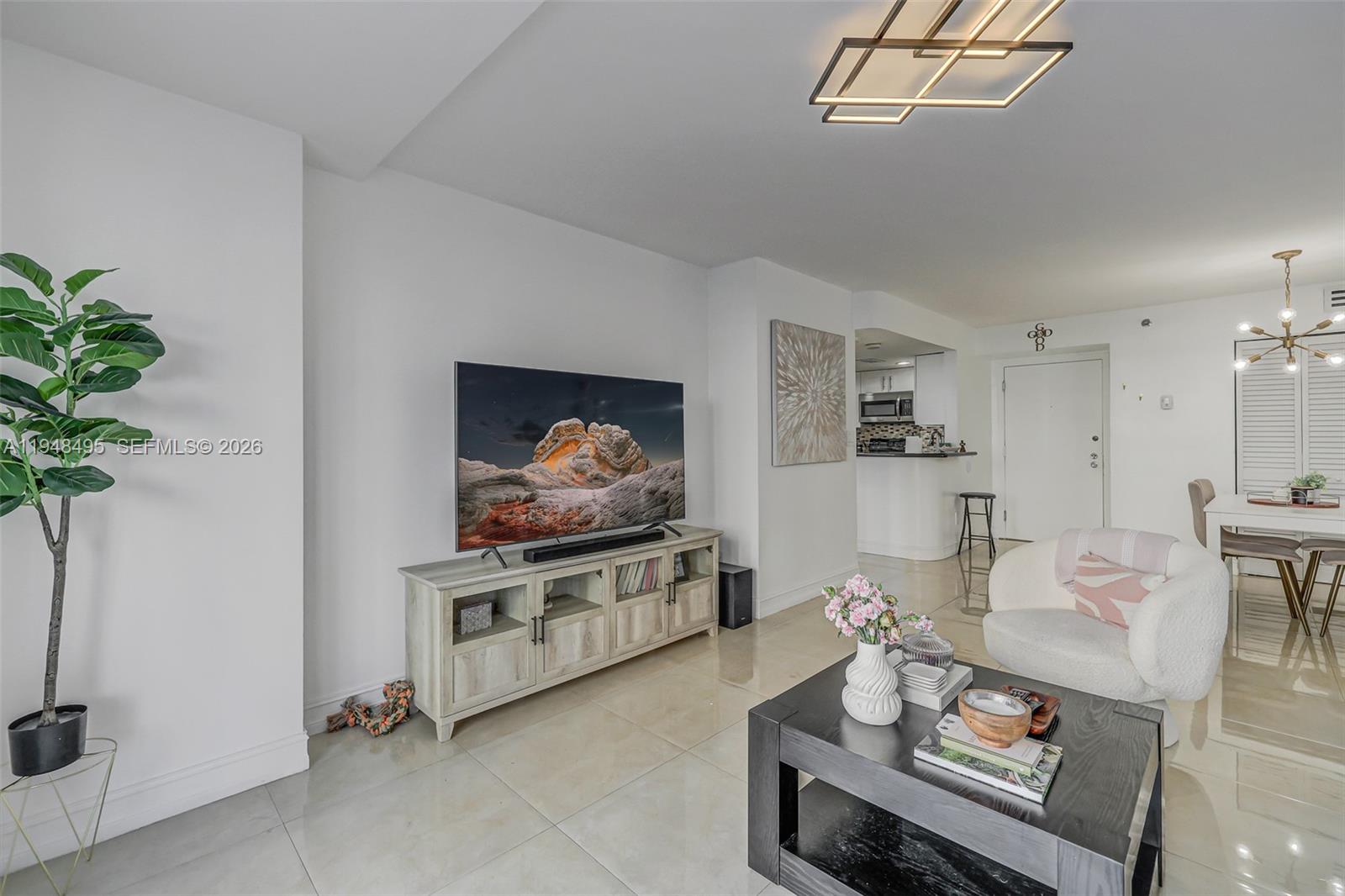 ISOLA CONDO - Residential