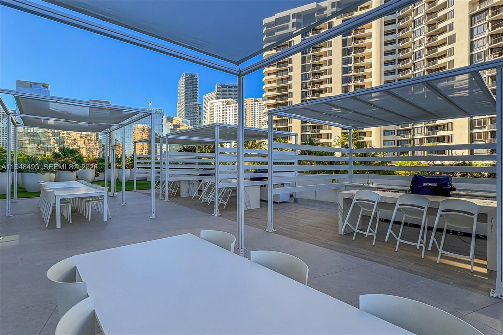 ISOLA CONDO - Residential