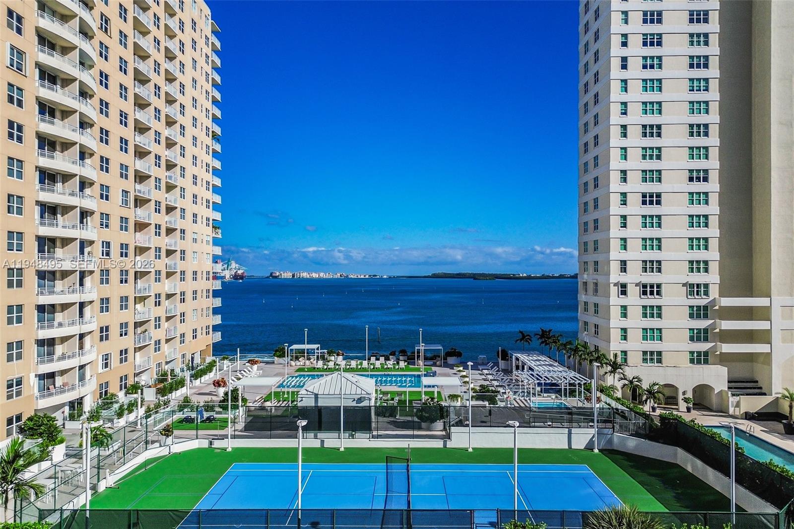 ISOLA CONDO - Residential